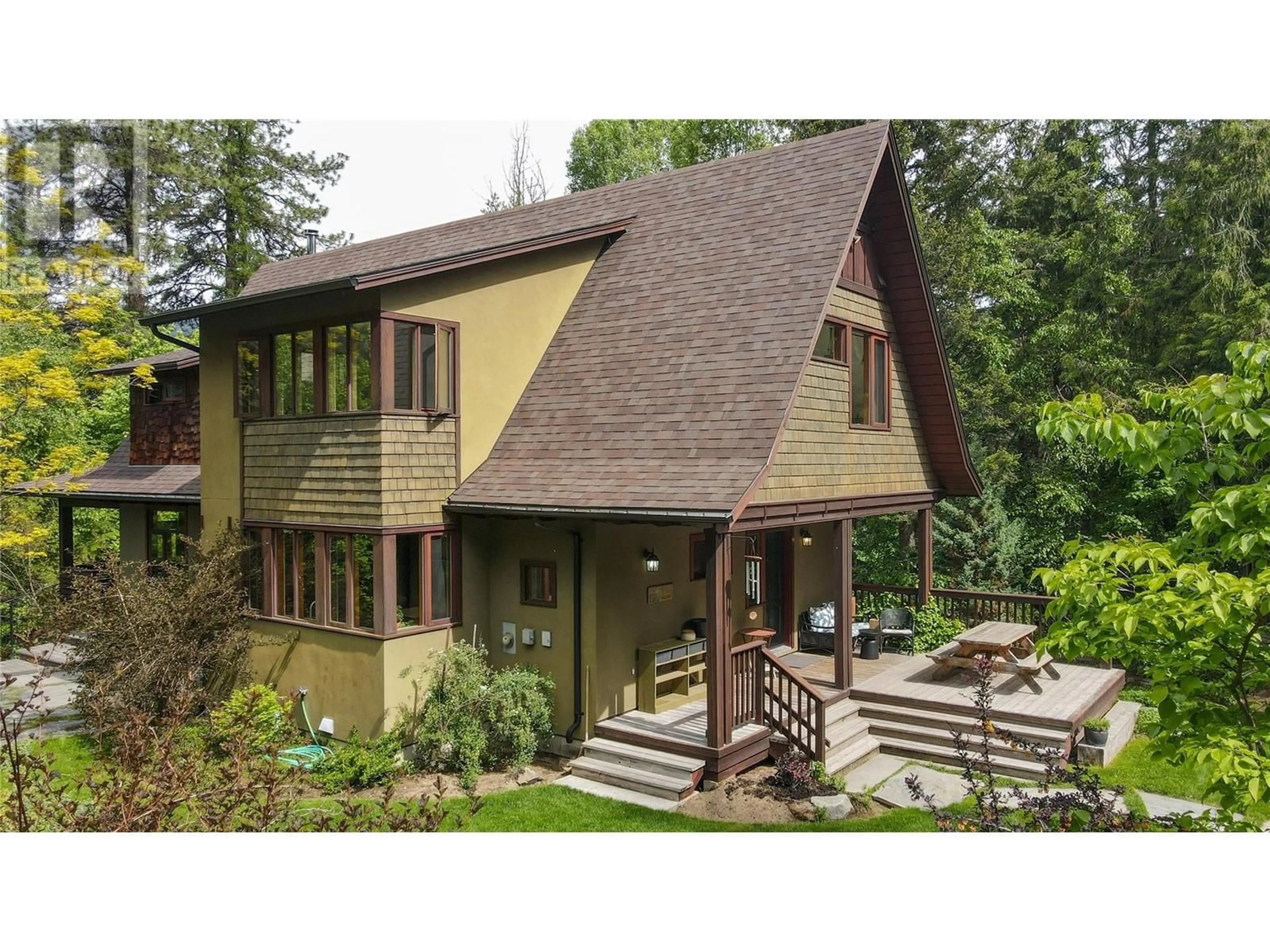 Home with vinyl exterior material, unknown for 3225 VINDUSKY ROAD, Nelson British Columbia V1L6X7