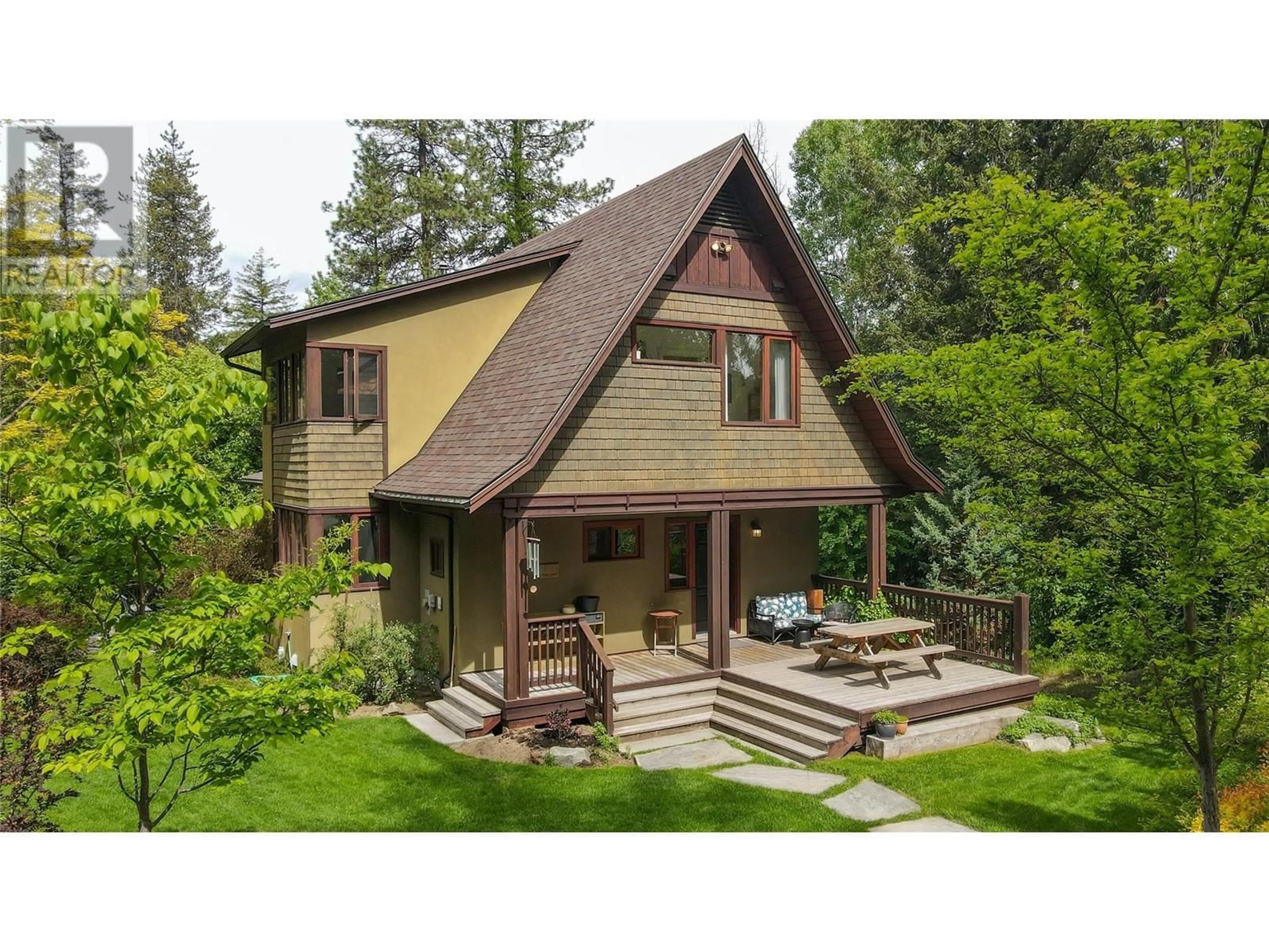 Home with vinyl exterior material, unknown for 3225 VINDUSKY ROAD, Nelson British Columbia V1L6X7