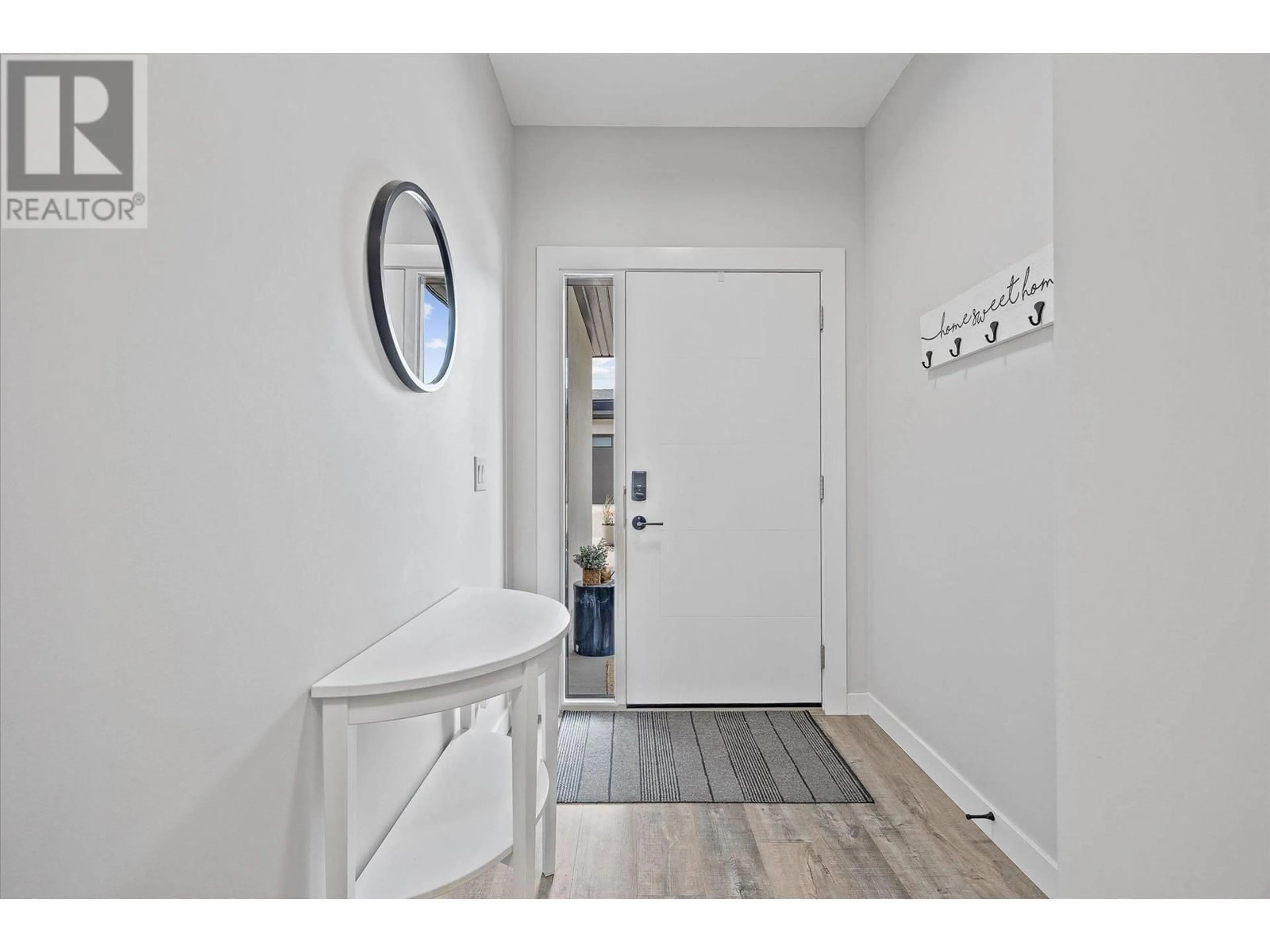 Indoor entryway for 3361 ASPEN LANE, Kelowna British Columbia V1V0C6