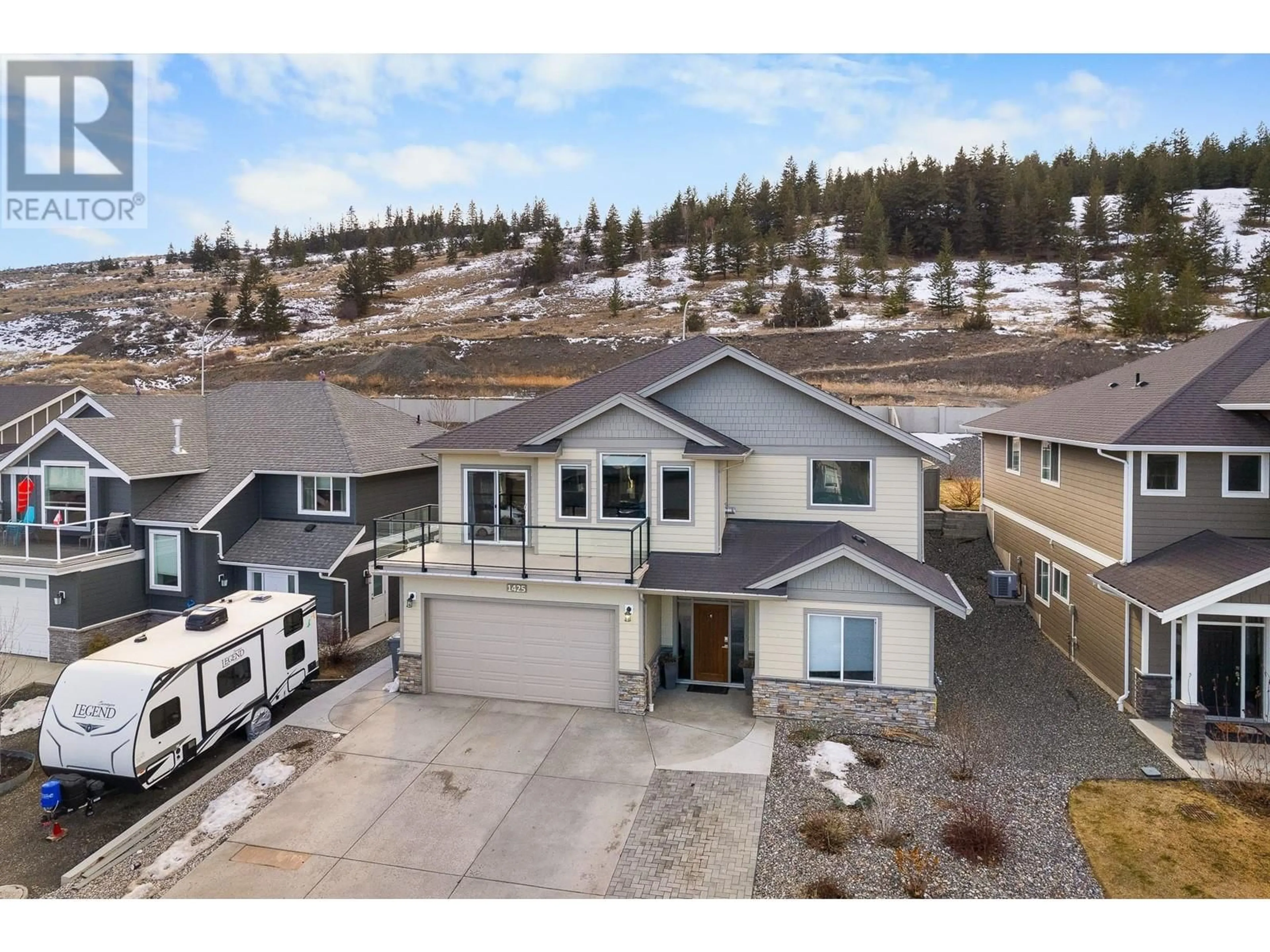 A pic from outside/outdoor area/front of a property/back of a property/a pic from drone, mountain view for 1425 DUNBAR DRIVE, Kamloops British Columbia V1S0C6