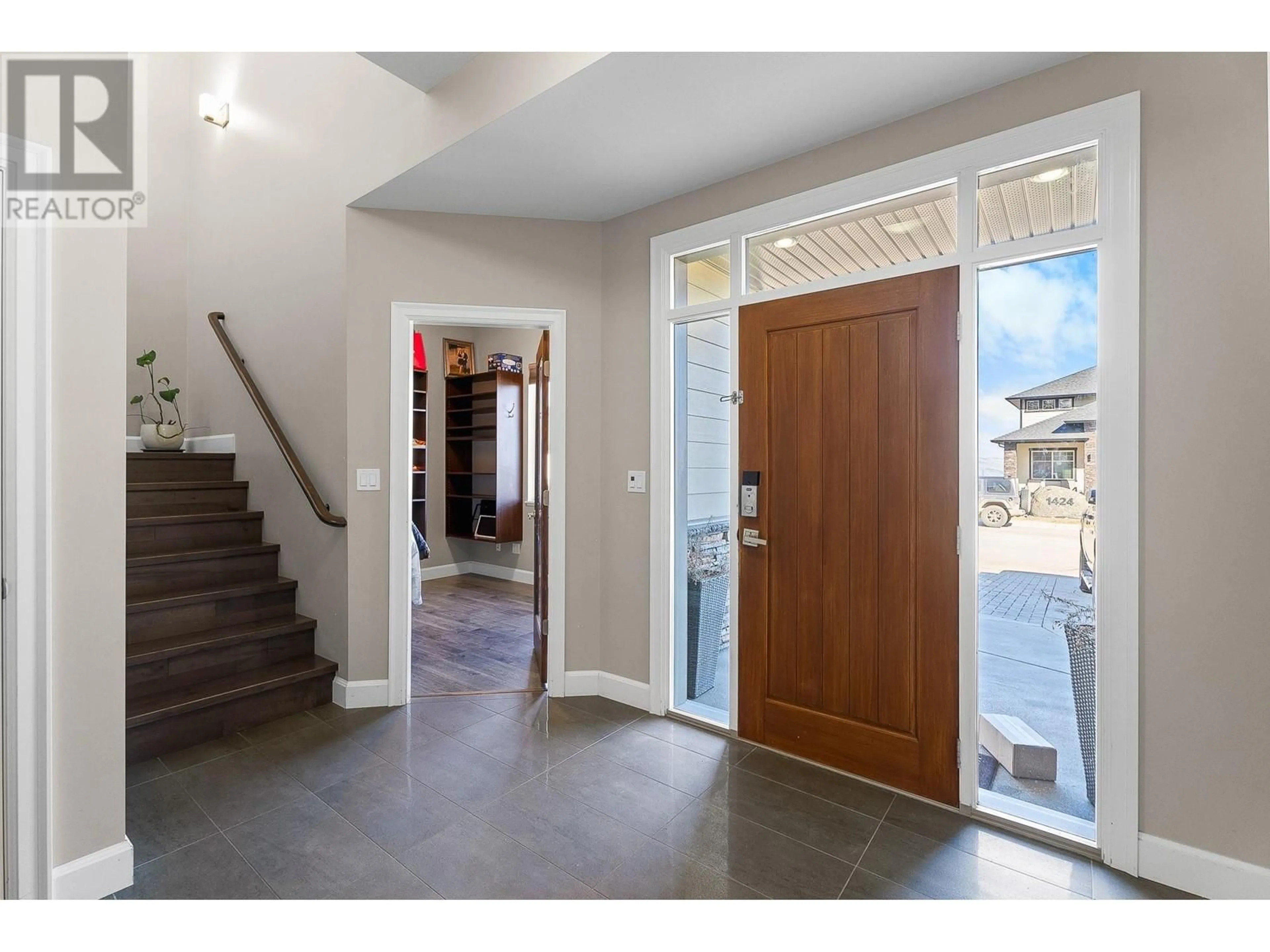 Indoor entryway for 1425 DUNBAR DRIVE, Kamloops British Columbia V1S0C6
