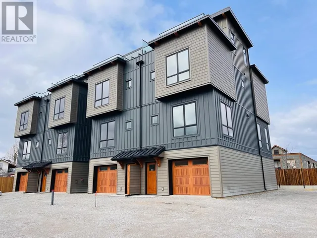 401 - 510 14TH STREET, Invermere 2