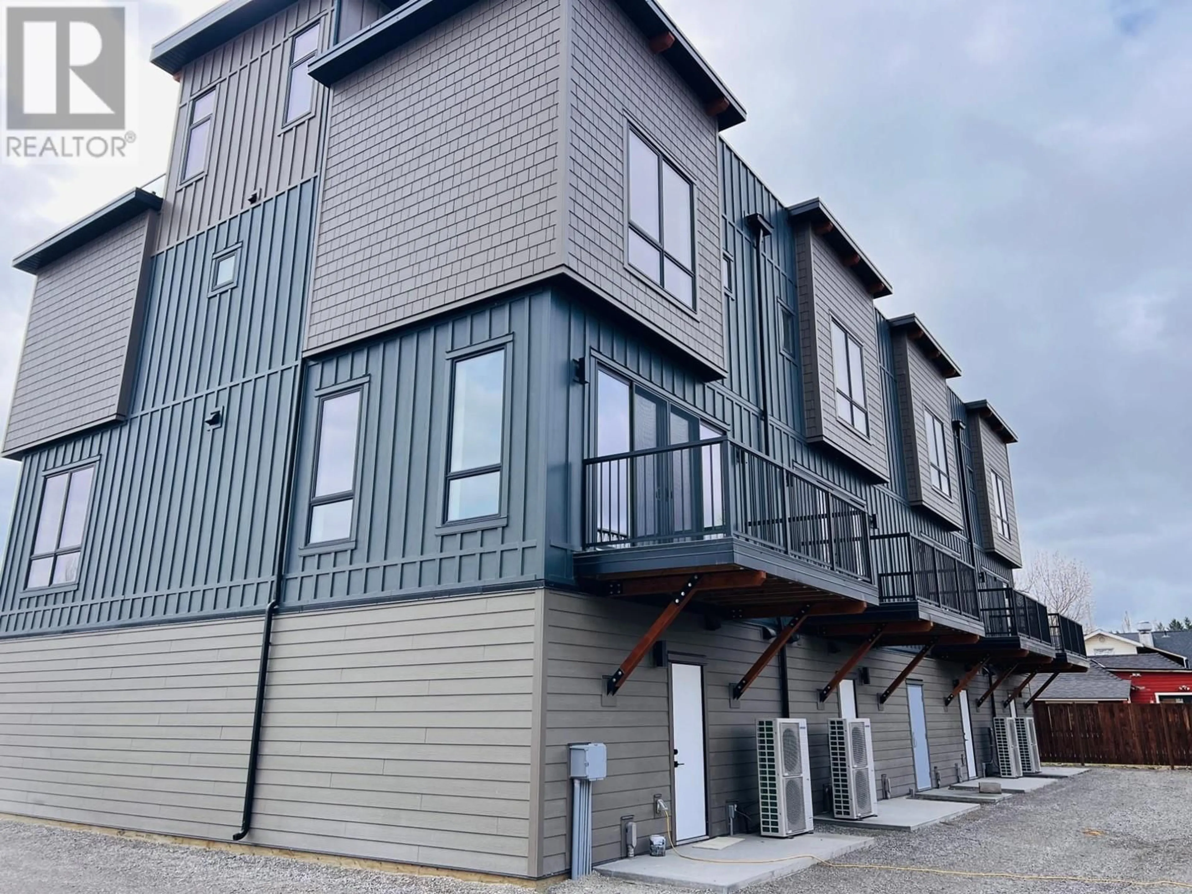 Home with vinyl exterior material, building for 401 - 510 14TH STREET, Invermere British Columbia V0A1K0