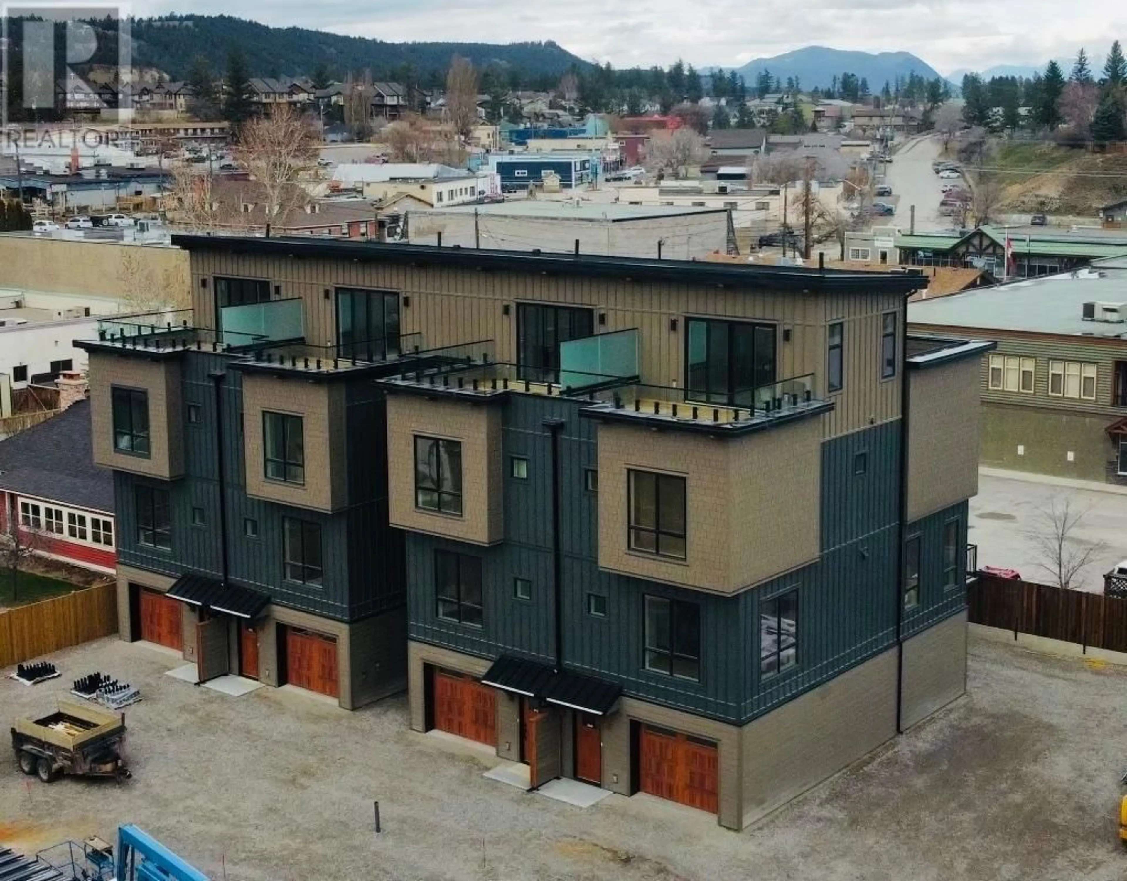 A pic from outside/outdoor area/front of a property/back of a property/a pic from drone, unknown for 401 - 510 14TH STREET, Invermere British Columbia V0A1K0