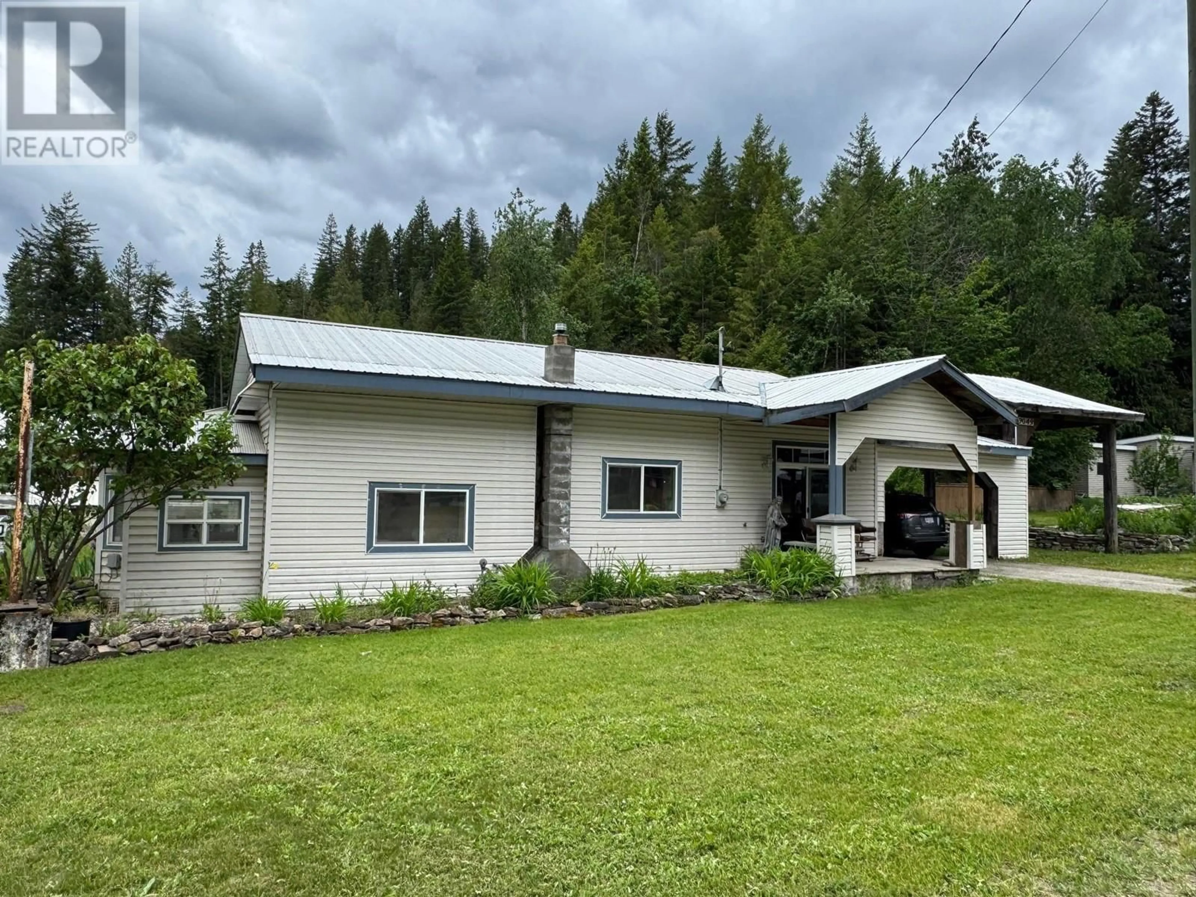 A pic from outside/outdoor area/front of a property/back of a property/a pic from drone, building for 3049 HORNSBERGER ROAD, Salmon Arm British Columbia V1E3H1