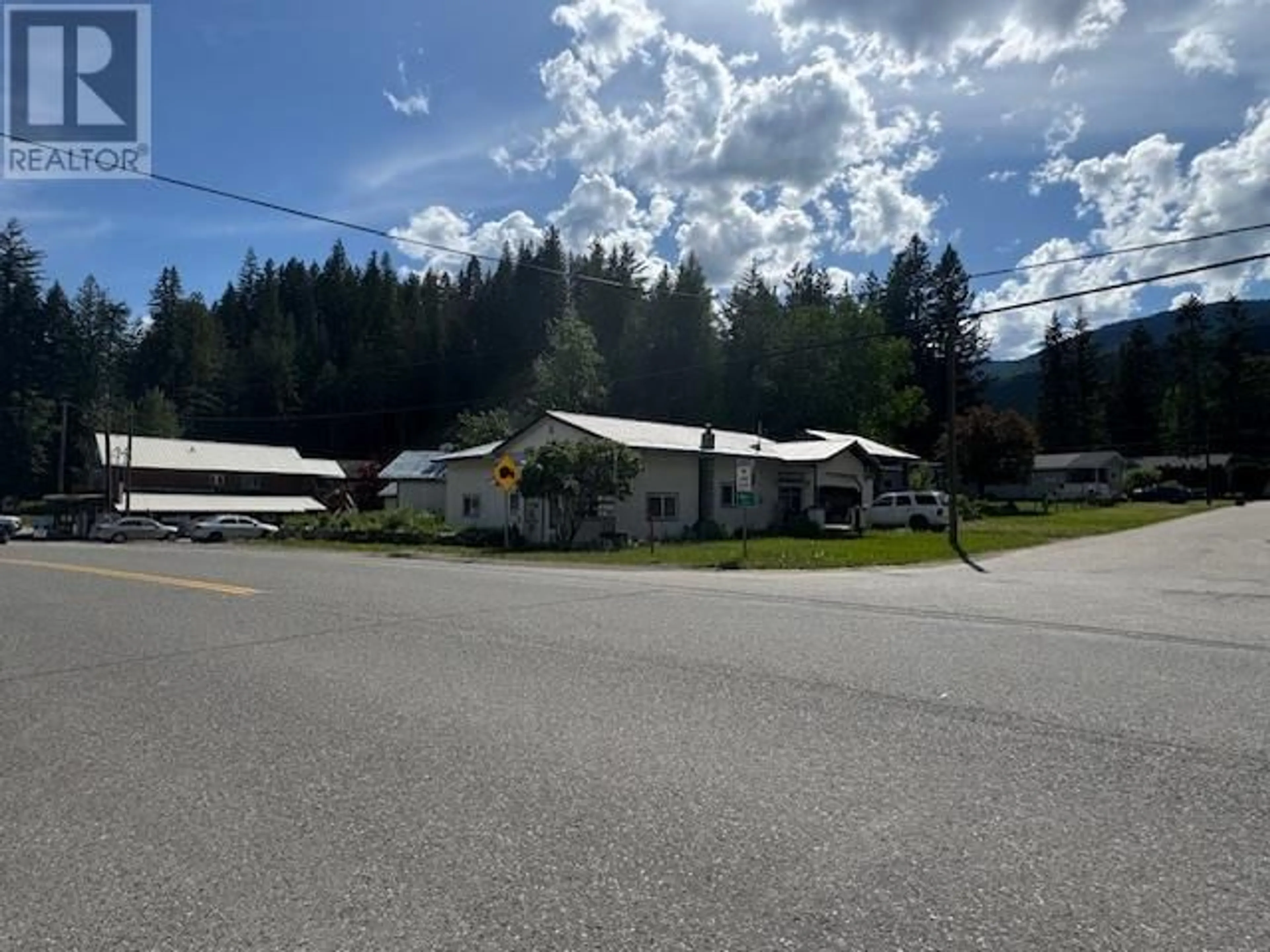 A pic from outside/outdoor area/front of a property/back of a property/a pic from drone, unknown for 3049 HORNSBERGER ROAD, Salmon Arm British Columbia V1E3H1