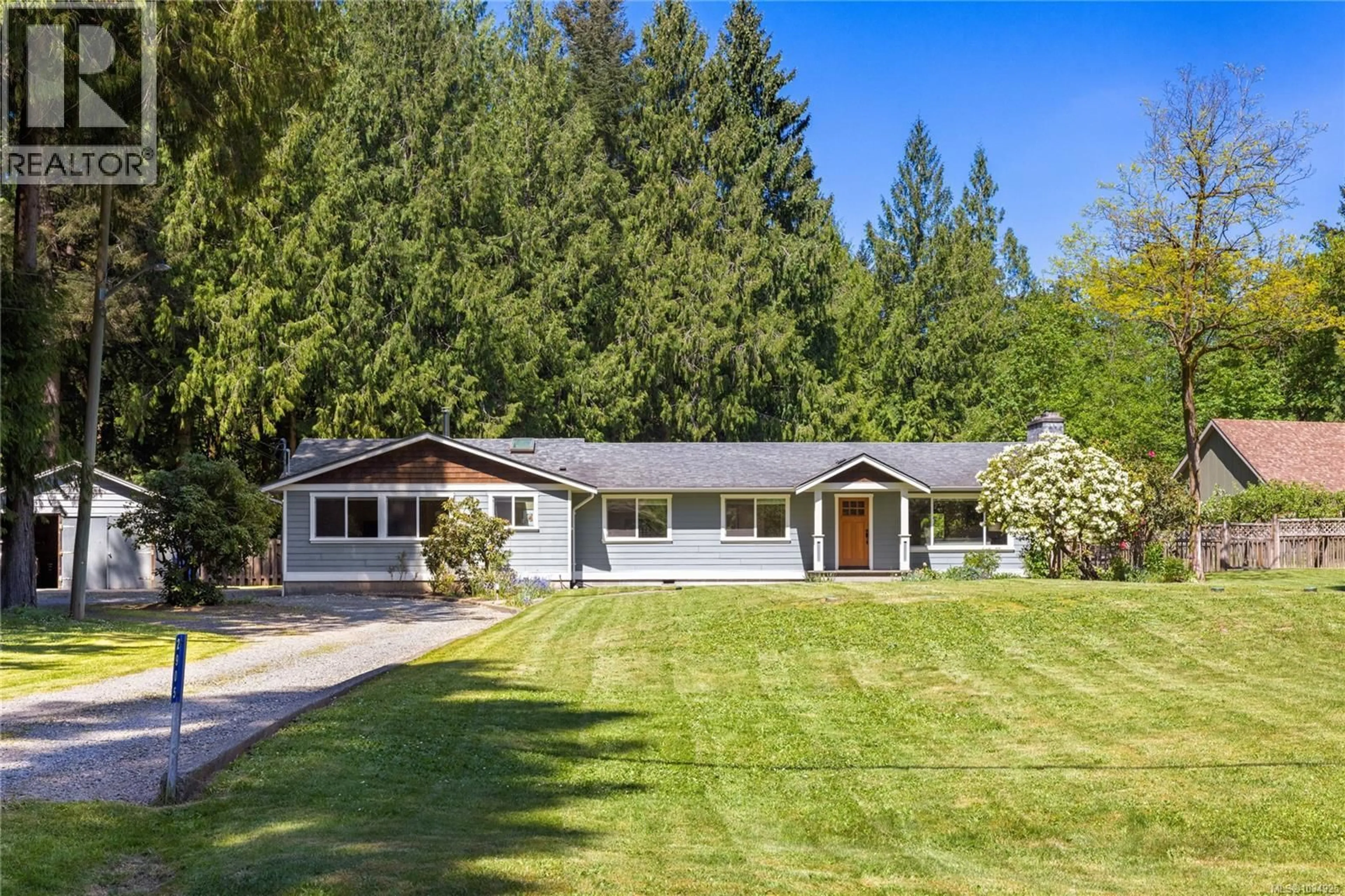 Home with vinyl exterior material, street for 2905 WILKINSON ROAD, Mill Bay British Columbia V0R2P0