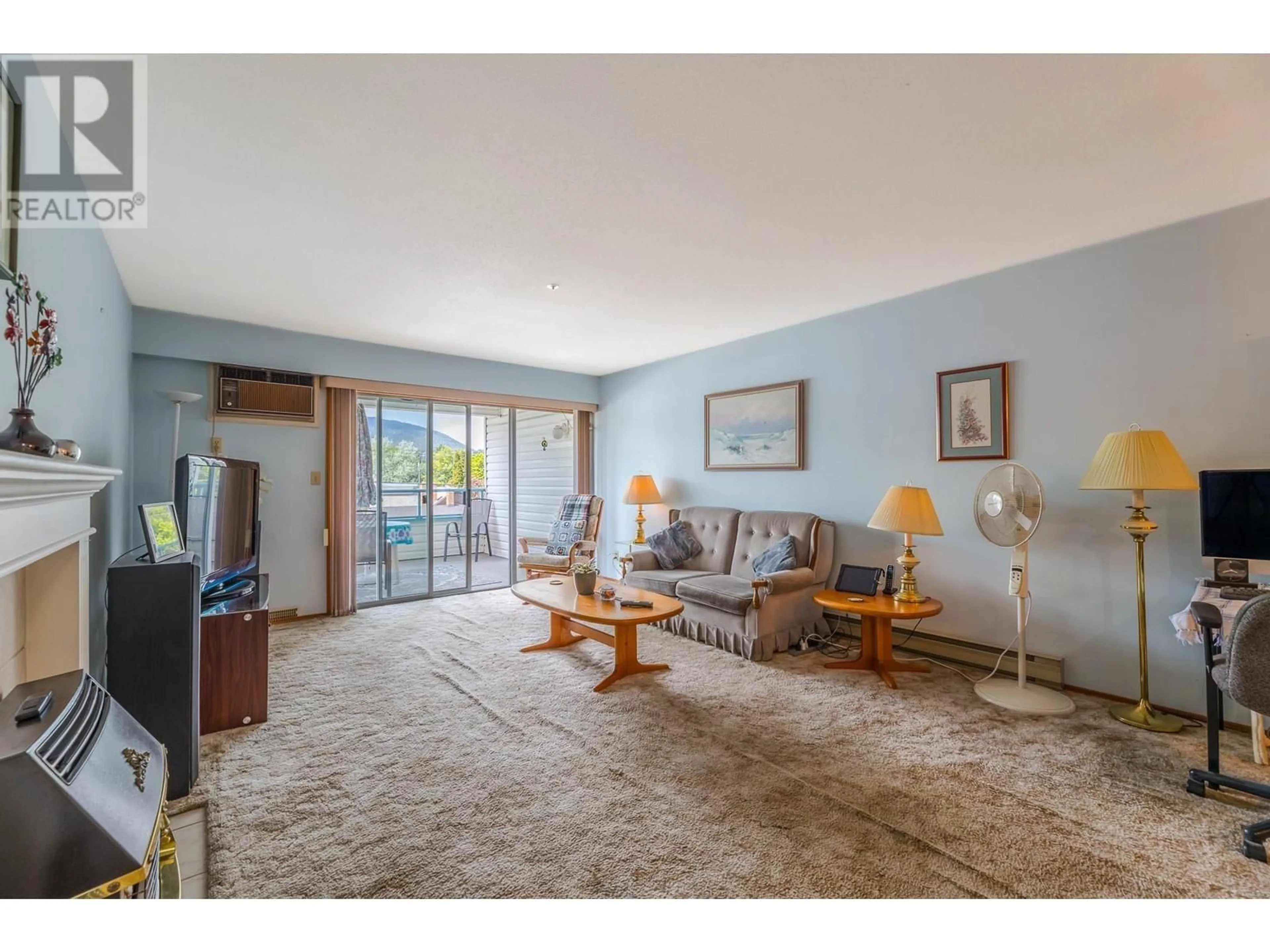 Living room with furniture, unknown for 206 - 920 ARGYLE STREET, Penticton British Columbia V2A5P2