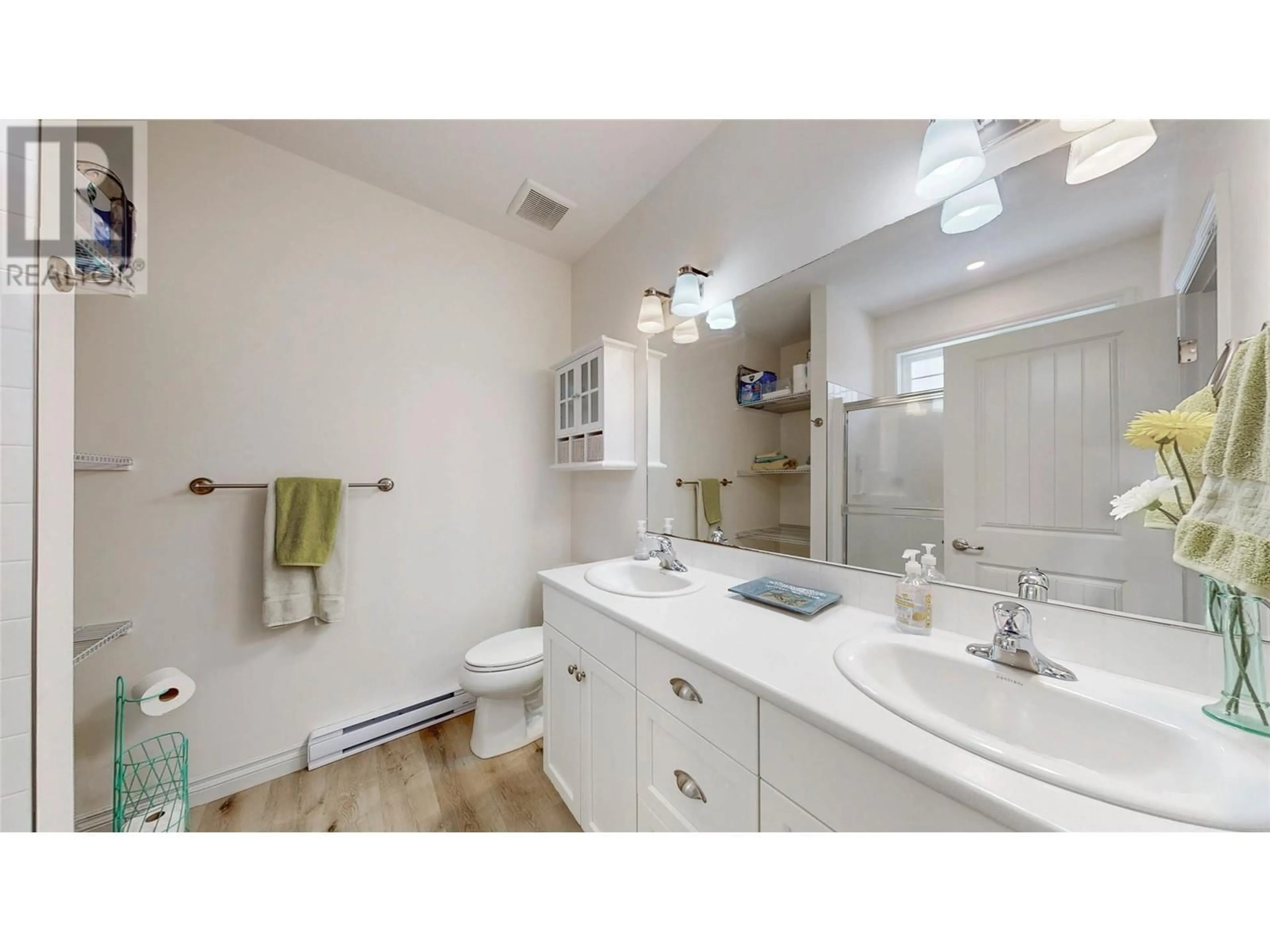 Standard bathroom, ceramic/tile floor for 1 - 2450 RADIO TOWER ROAD, Oliver British Columbia V0H1T1