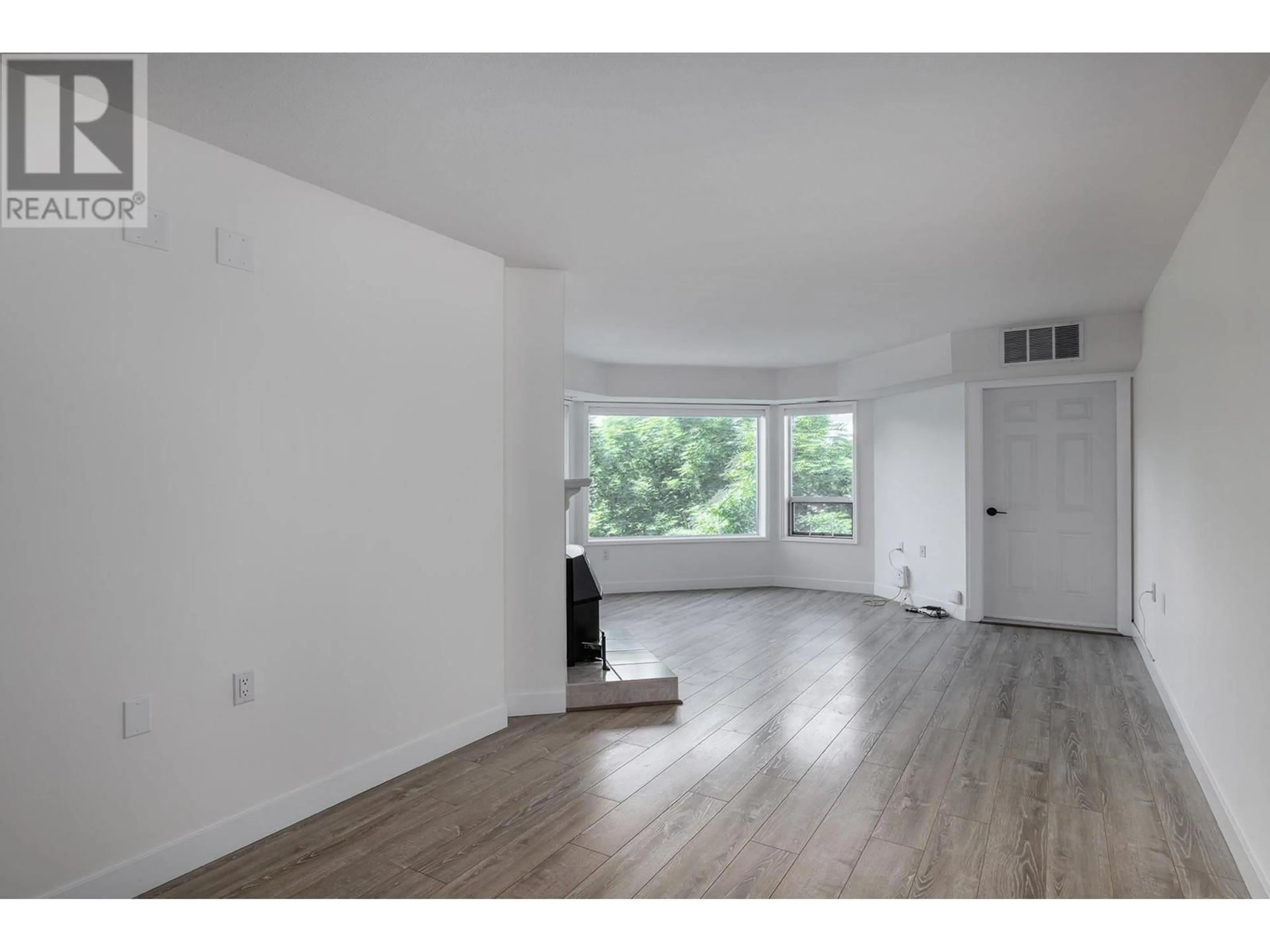 A pic of a room for 317 - 3157 CASORSO ROAD, Kelowna British Columbia V1W3J4