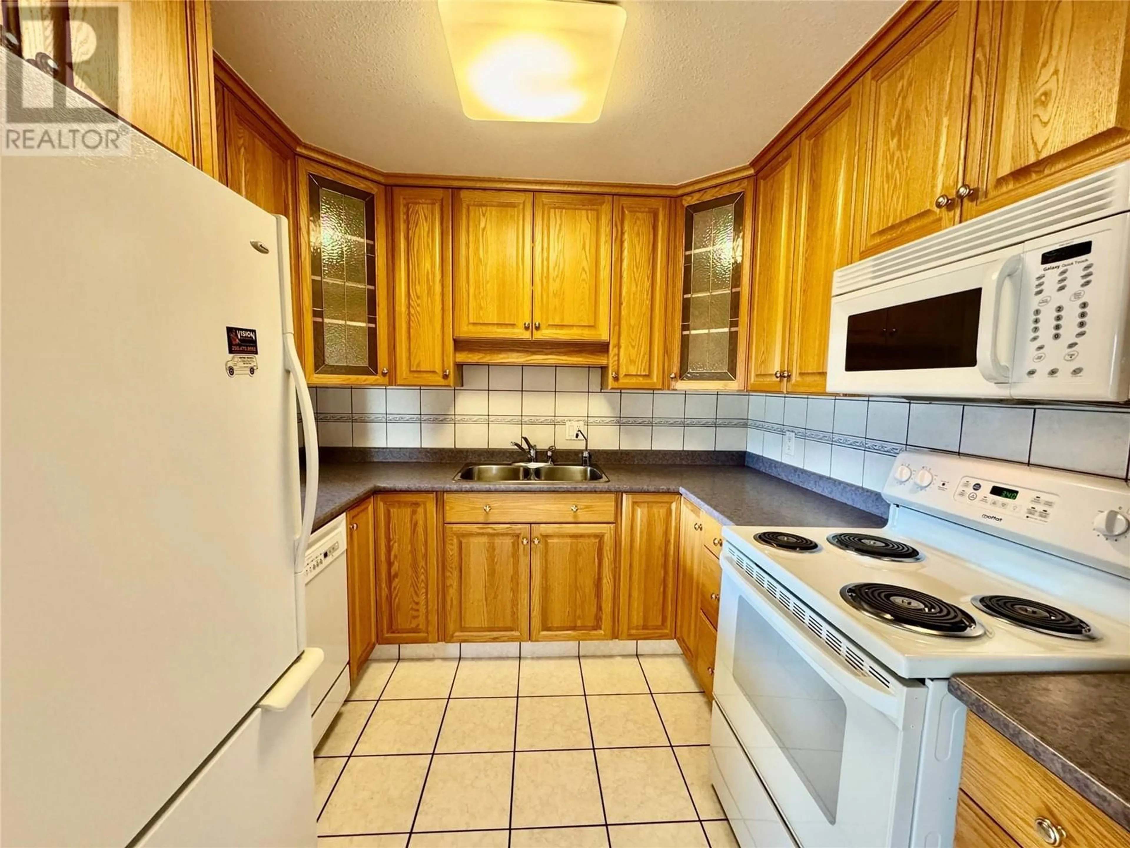 Standard kitchen, unknown for 316 - 1640 UFTON COURT, Kelowna British Columbia V1T8L5
