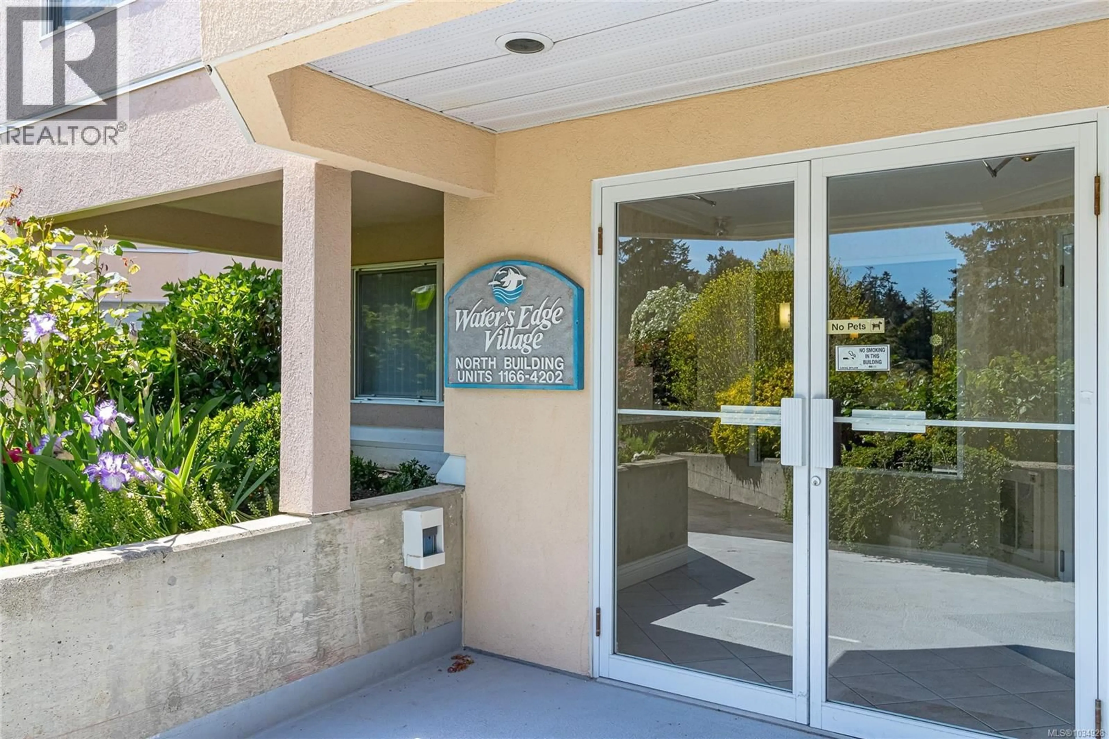 Indoor foyer for 1168 - 2600 FERGUSON ROAD, Central Saanich British Columbia V8M2C1