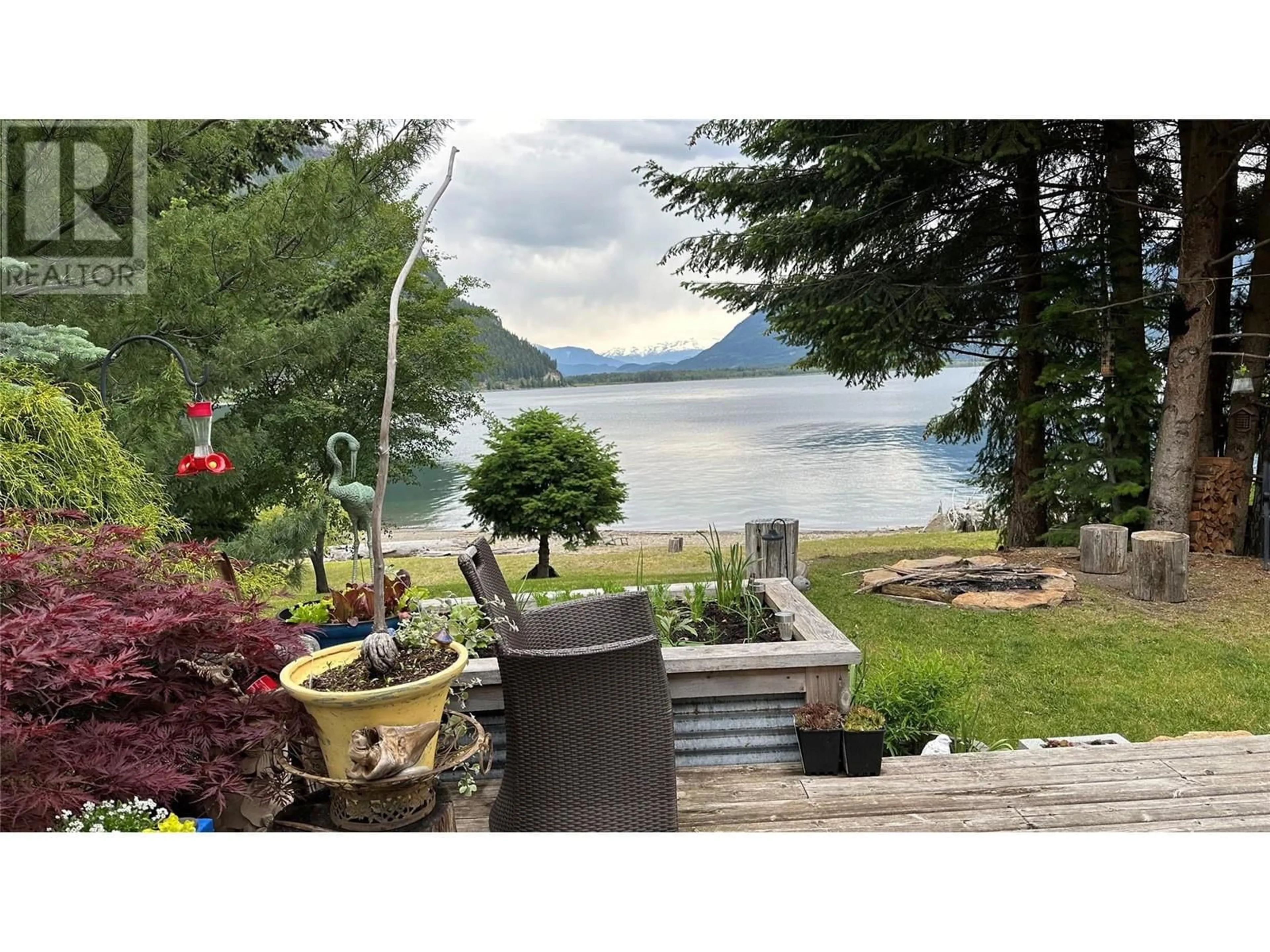 Patio, water/lake/river/ocean view for 605 SIXTH AVENUE, Lardeau British Columbia V0G1M0
