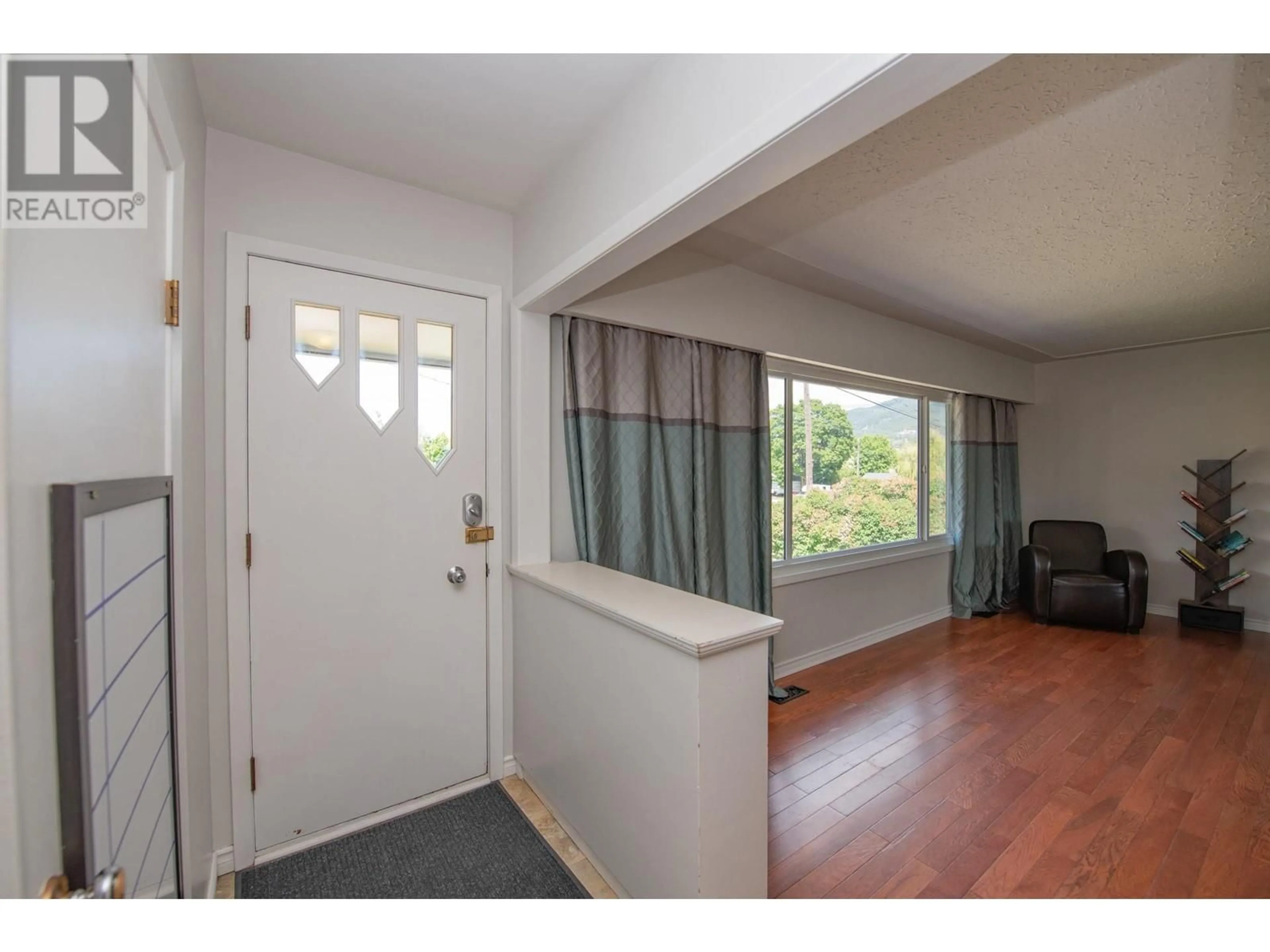Indoor entryway for 1704 25 AVENUE, Vernon British Columbia V1T1M7
