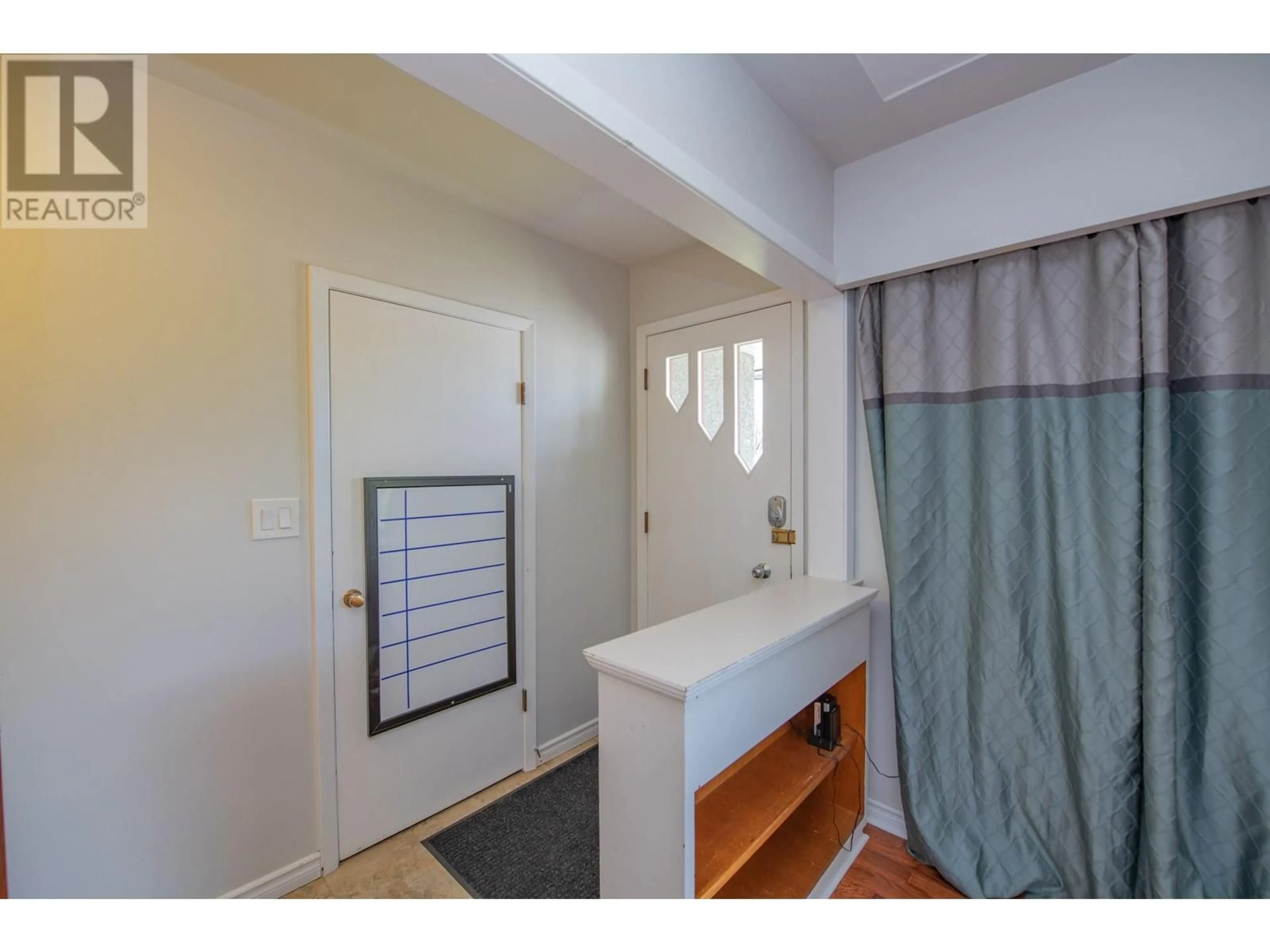Indoor entryway for 1704 25 AVENUE, Vernon British Columbia V1T1M7