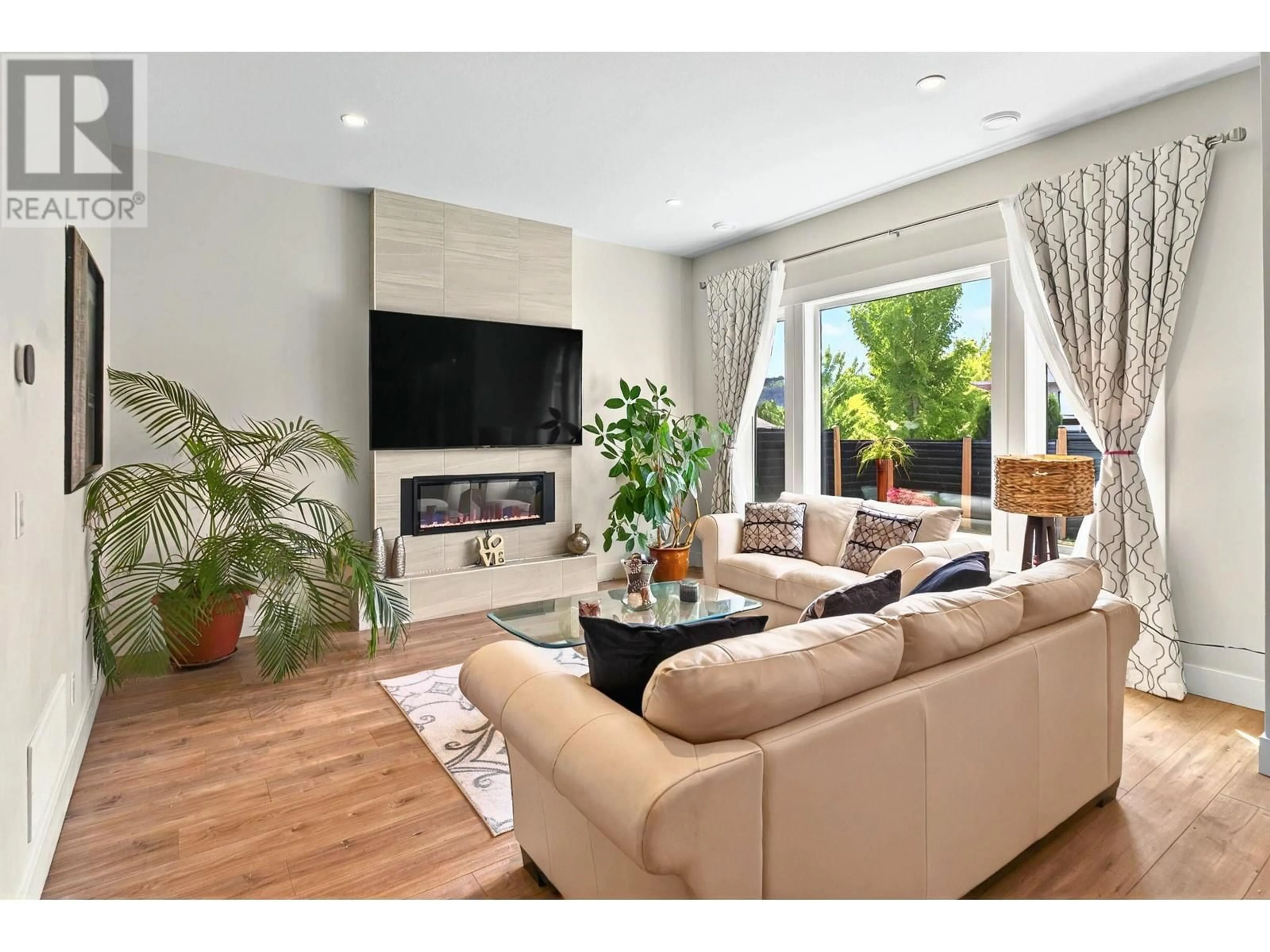 Living room with furniture, unknown for 136 SUMMERHILL PLACE, Kelowna British Columbia V1V1T6