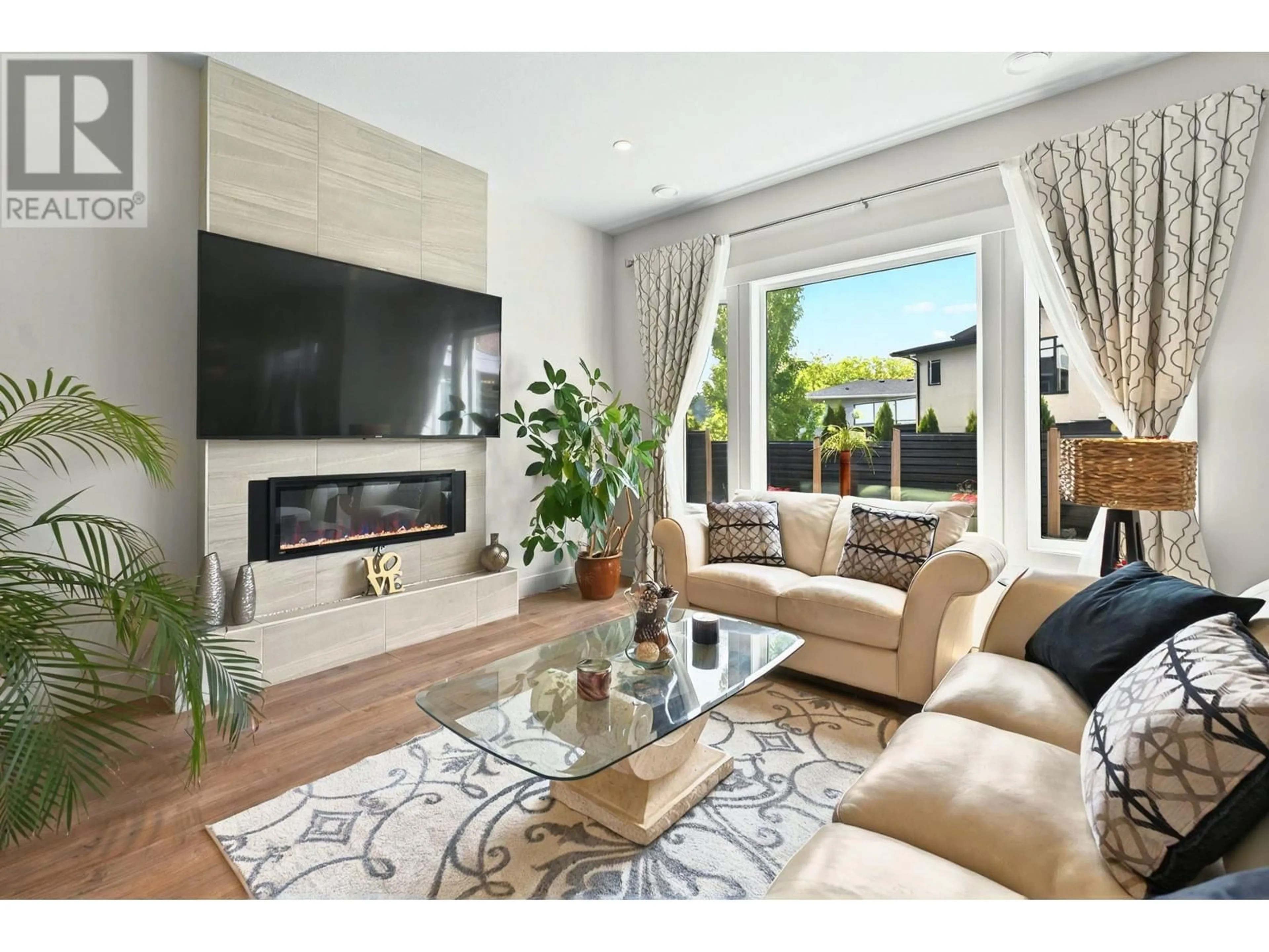 Living room with furniture, unknown for 136 SUMMERHILL PLACE, Kelowna British Columbia V1V1T6