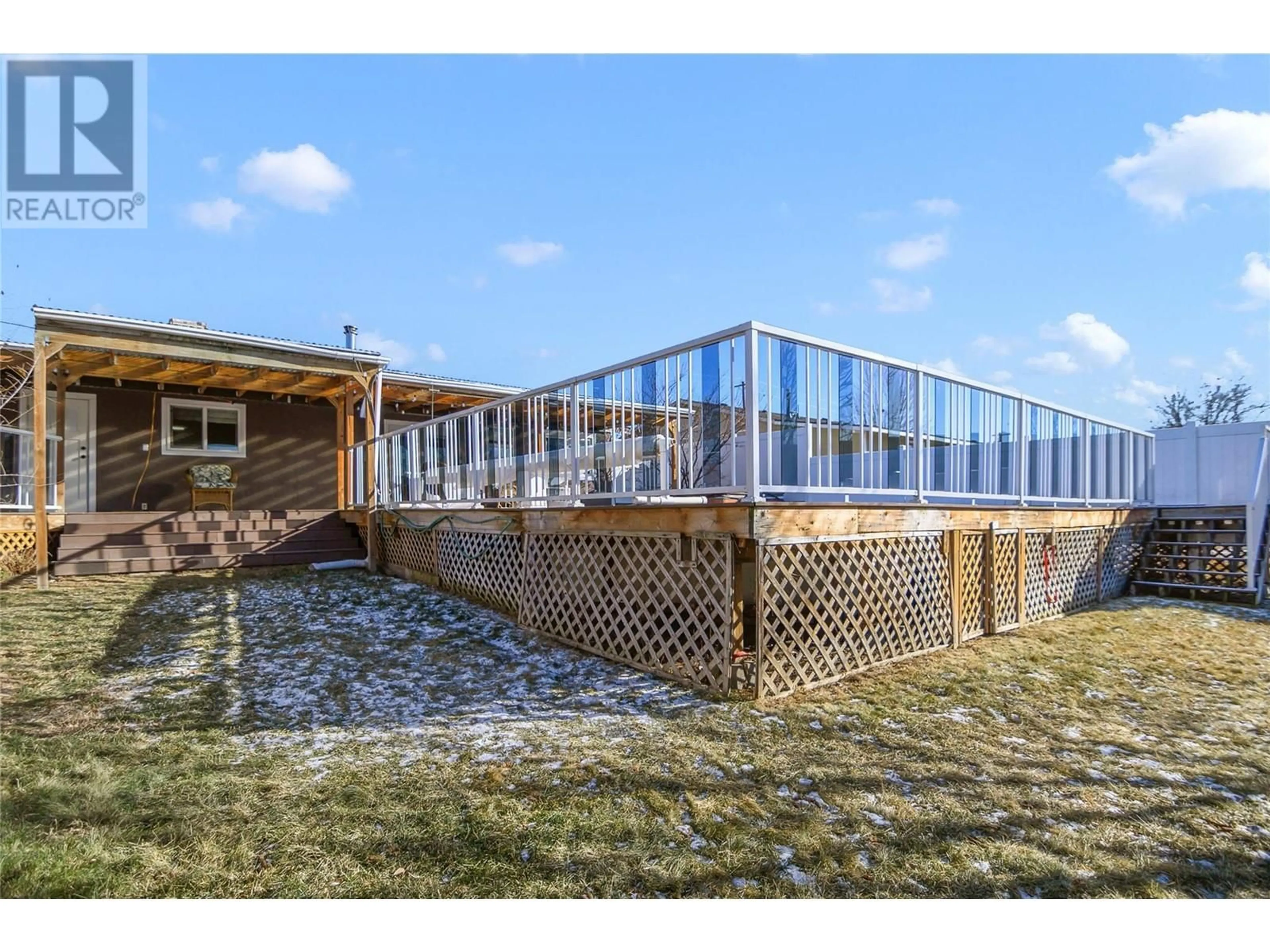A pic from outside/outdoor area/front of a property/back of a property/a pic from drone, building for 470 VISTA ROAD, Kelowna British Columbia V1X3S7