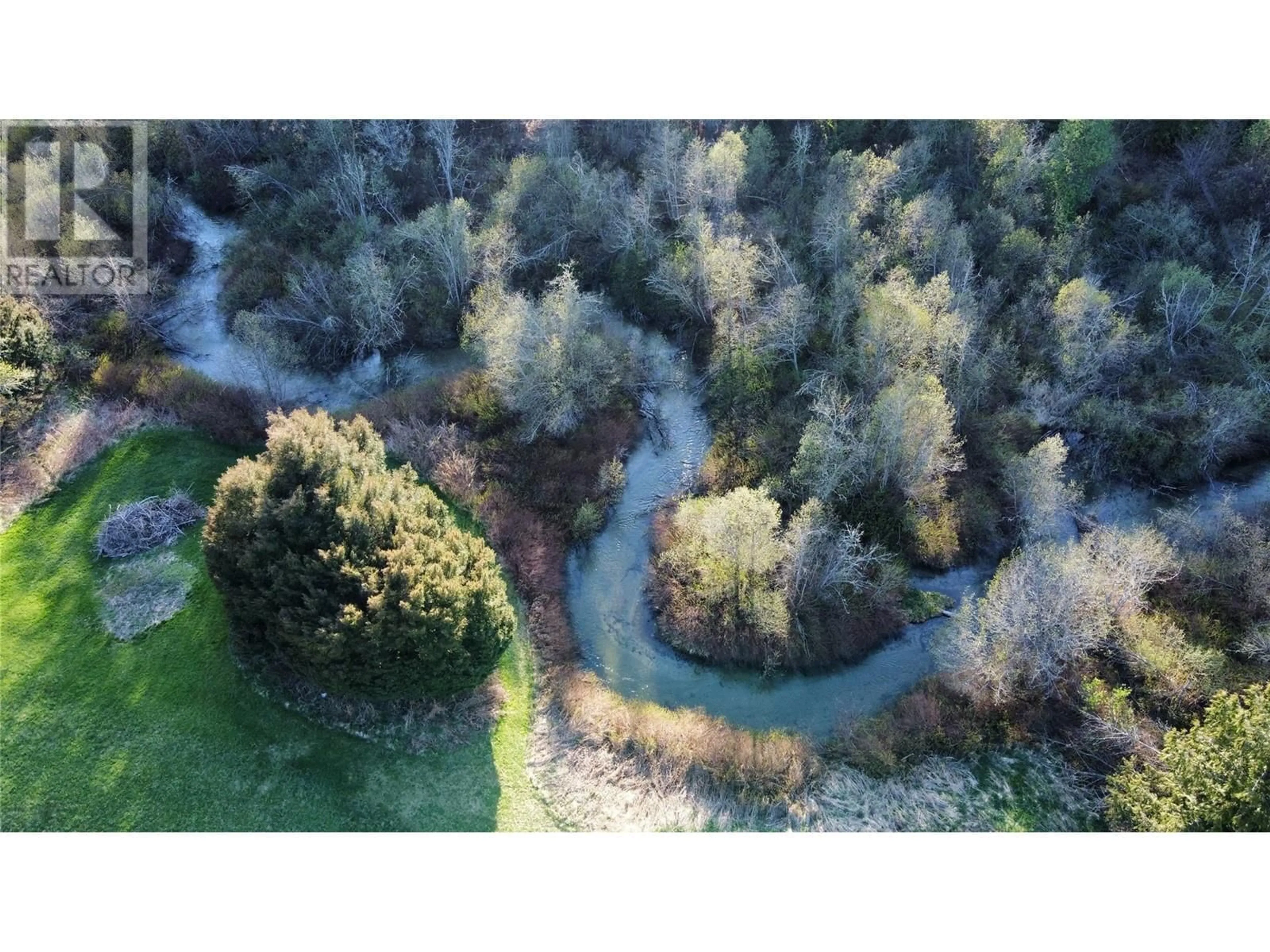 A pic from outside/outdoor area/front of a property/back of a property/a pic from drone, forest/trees view for 695 BROUSE LOOP ROAD, Nakusp British Columbia V0G1R1