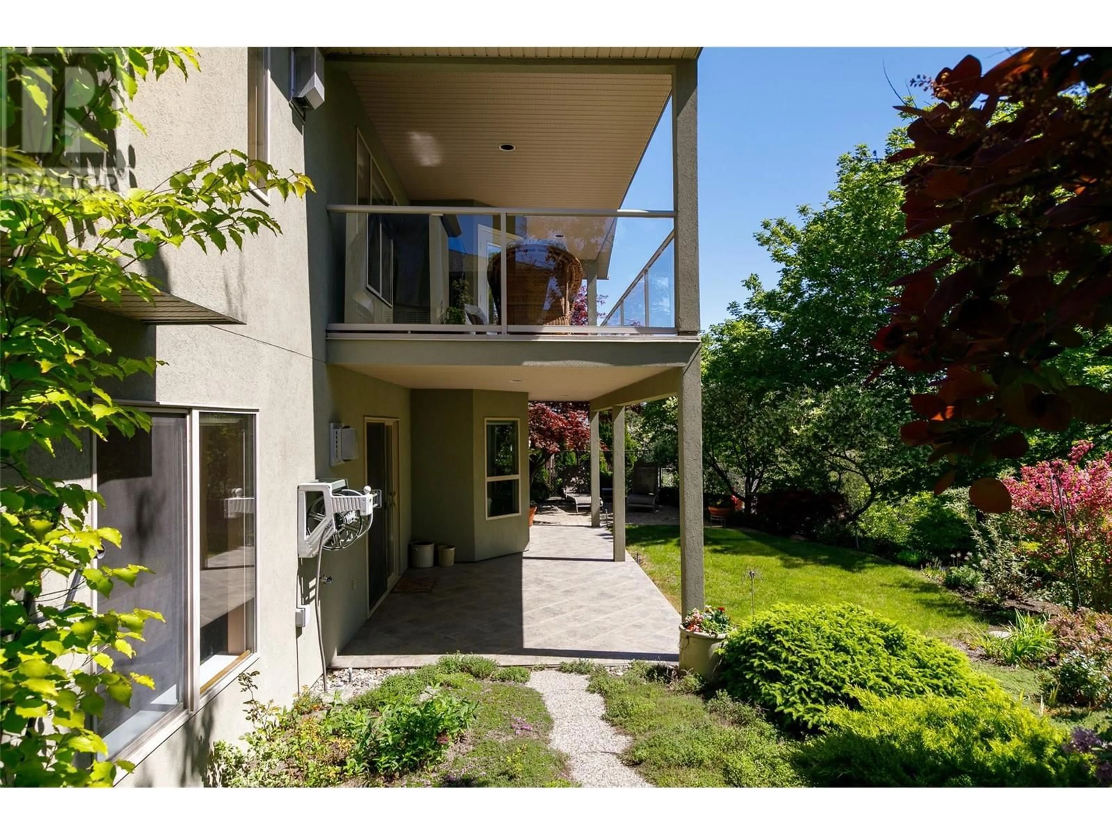 Patio, street for 853 WESTVIEW WAY, West Kelowna British Columbia V1Z3Z3