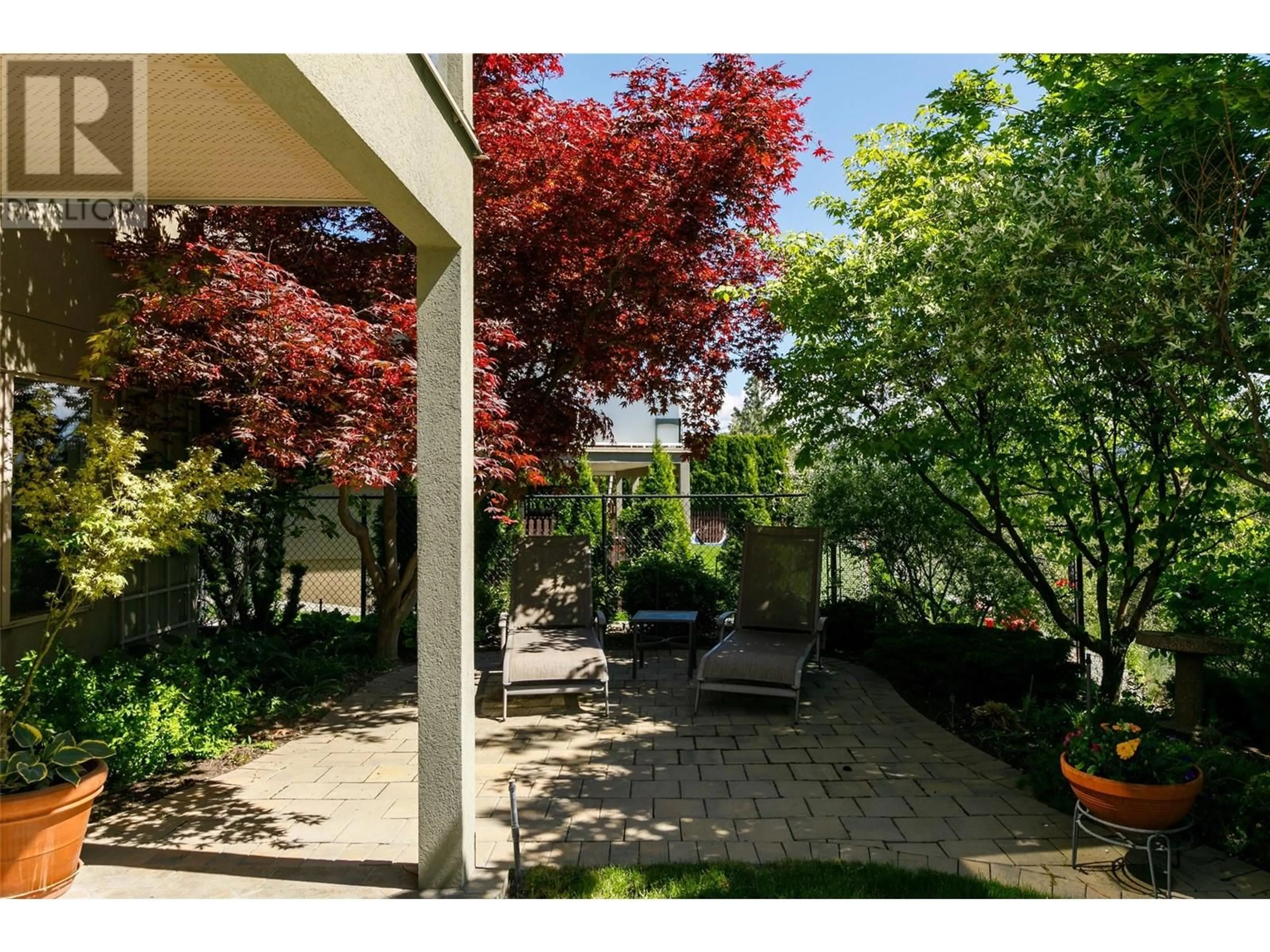 Patio, street for 853 WESTVIEW WAY, West Kelowna British Columbia V1Z3Z3
