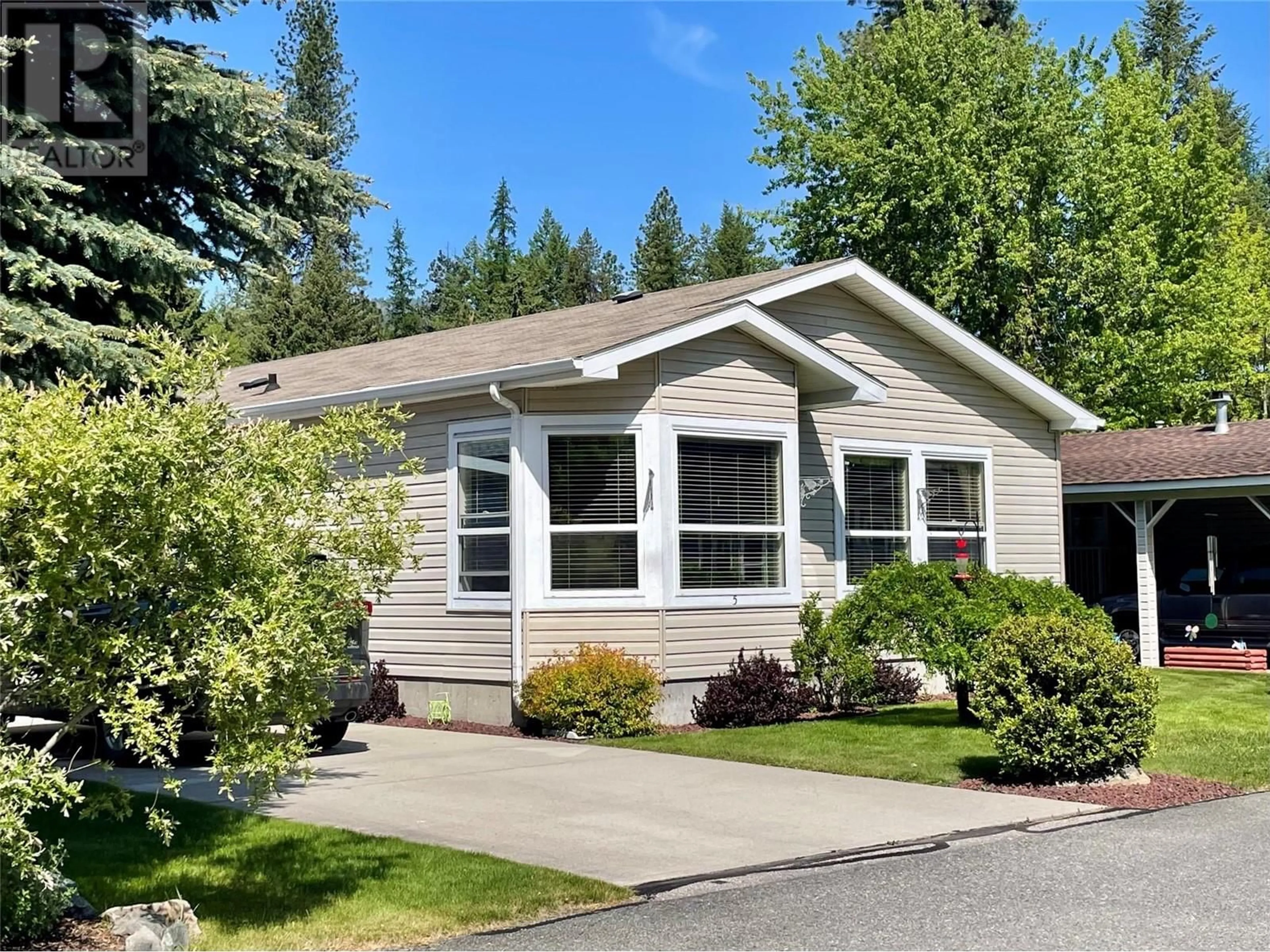 Home with vinyl exterior material, street for 5 - 1500 NEIMI ROAD, Christina Lake British Columbia V0H1H2