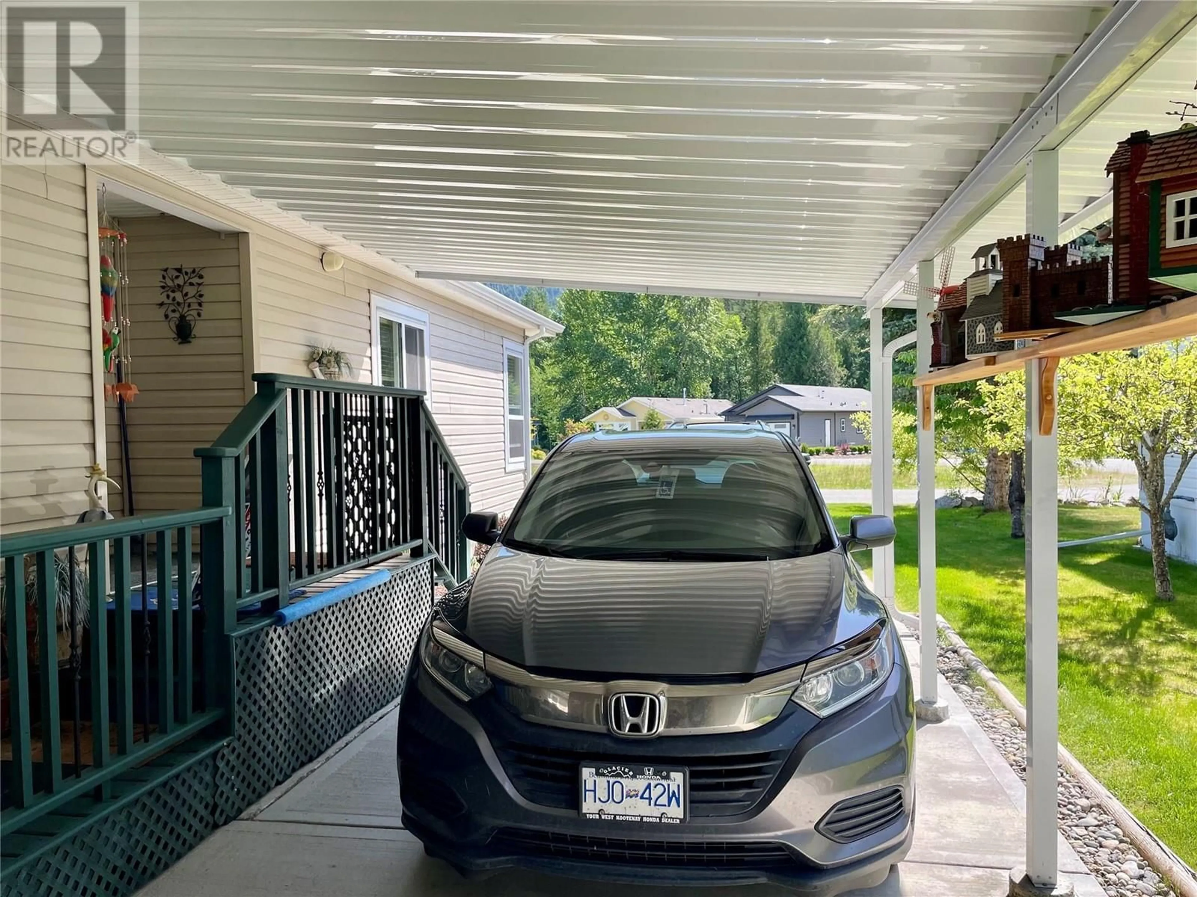 Indoor garage for 5 - 1500 NEIMI ROAD, Christina Lake British Columbia V0H1H2
