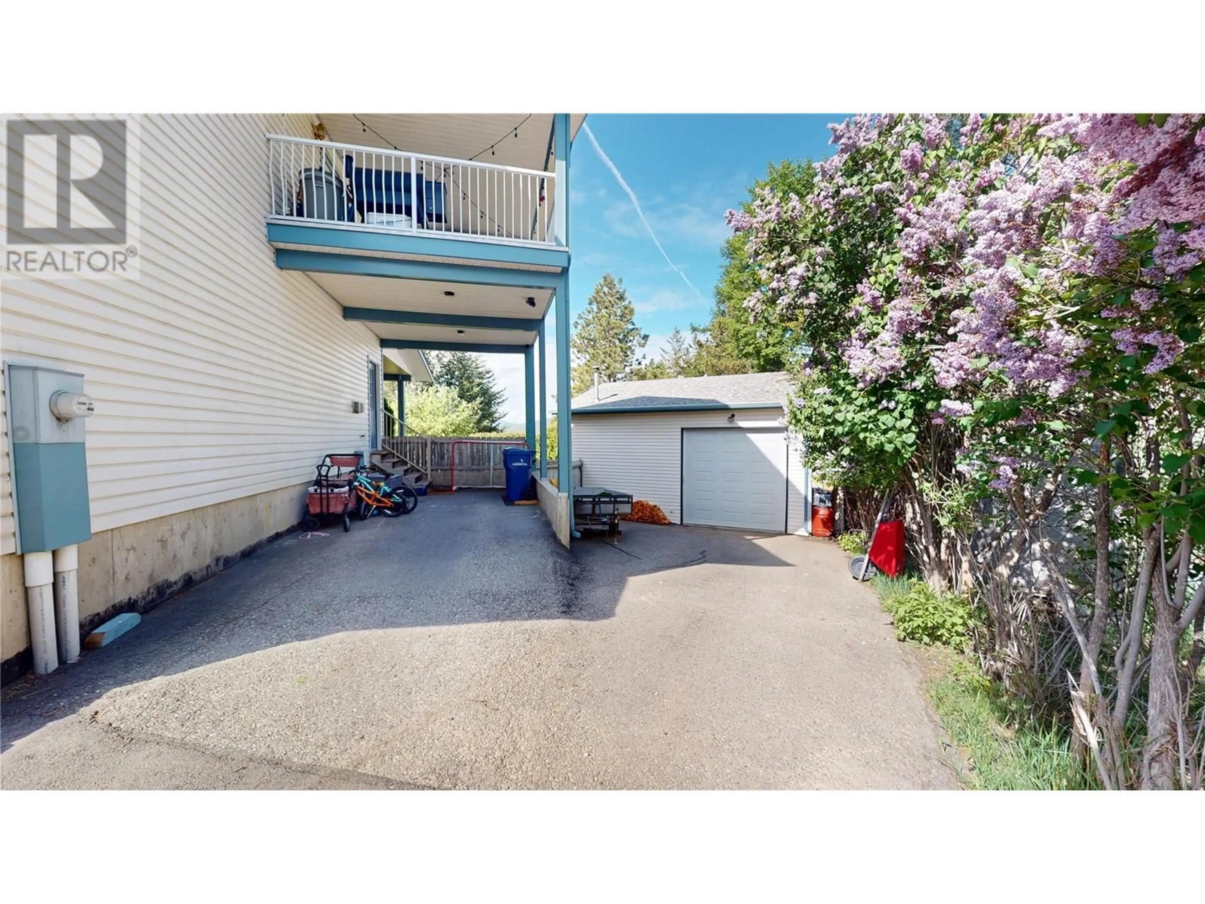 A pic from outside/outdoor area/front of a property/back of a property/a pic from drone, street for 121 10TH STREET SOUTH, Cranbrook British Columbia V1C4P5