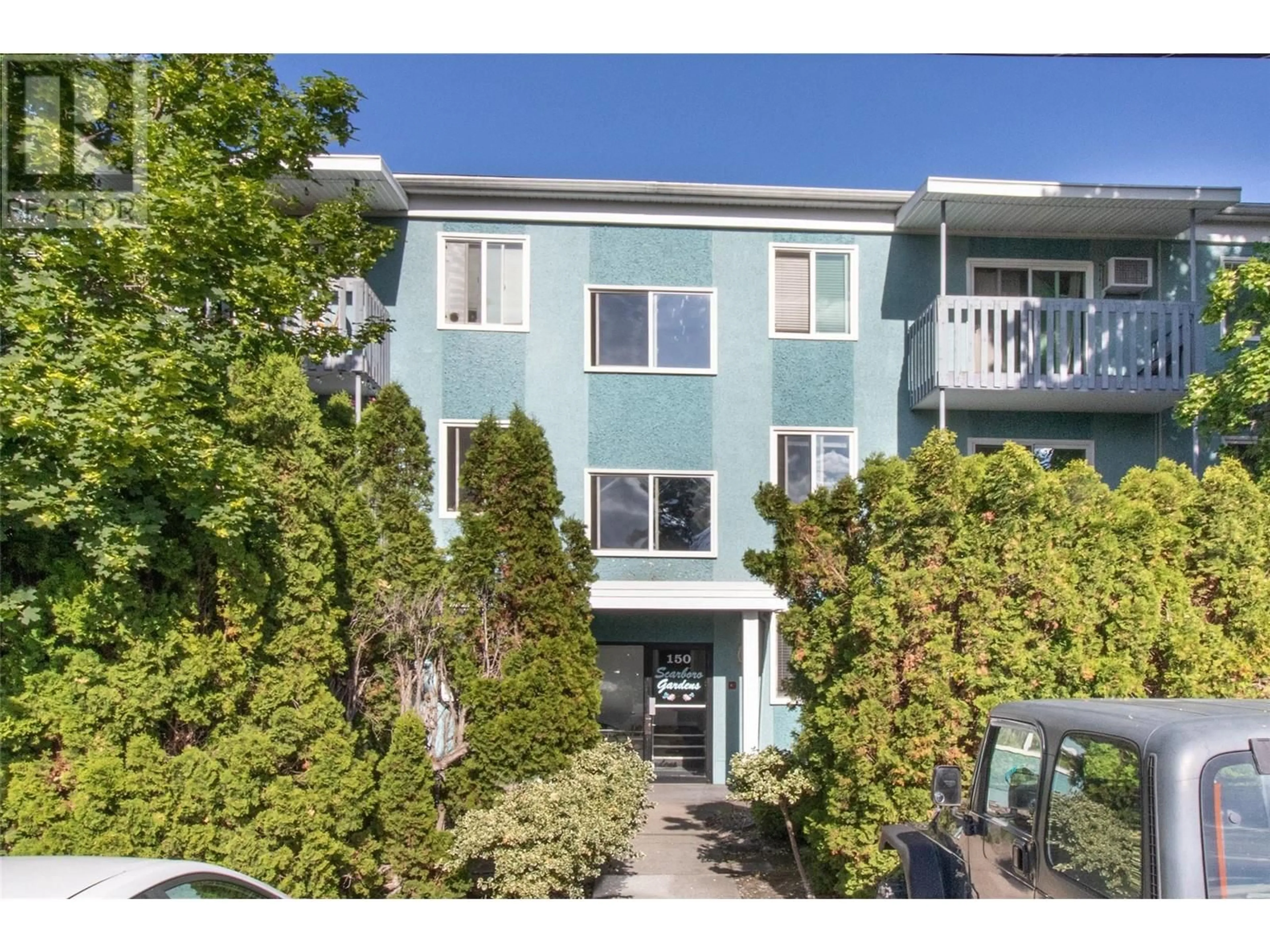 A pic from outside/outdoor area/front of a property/back of a property/a pic from drone, street for 103 - 150 SCARBORO ROAD, Kelowna British Columbia V1X1M2