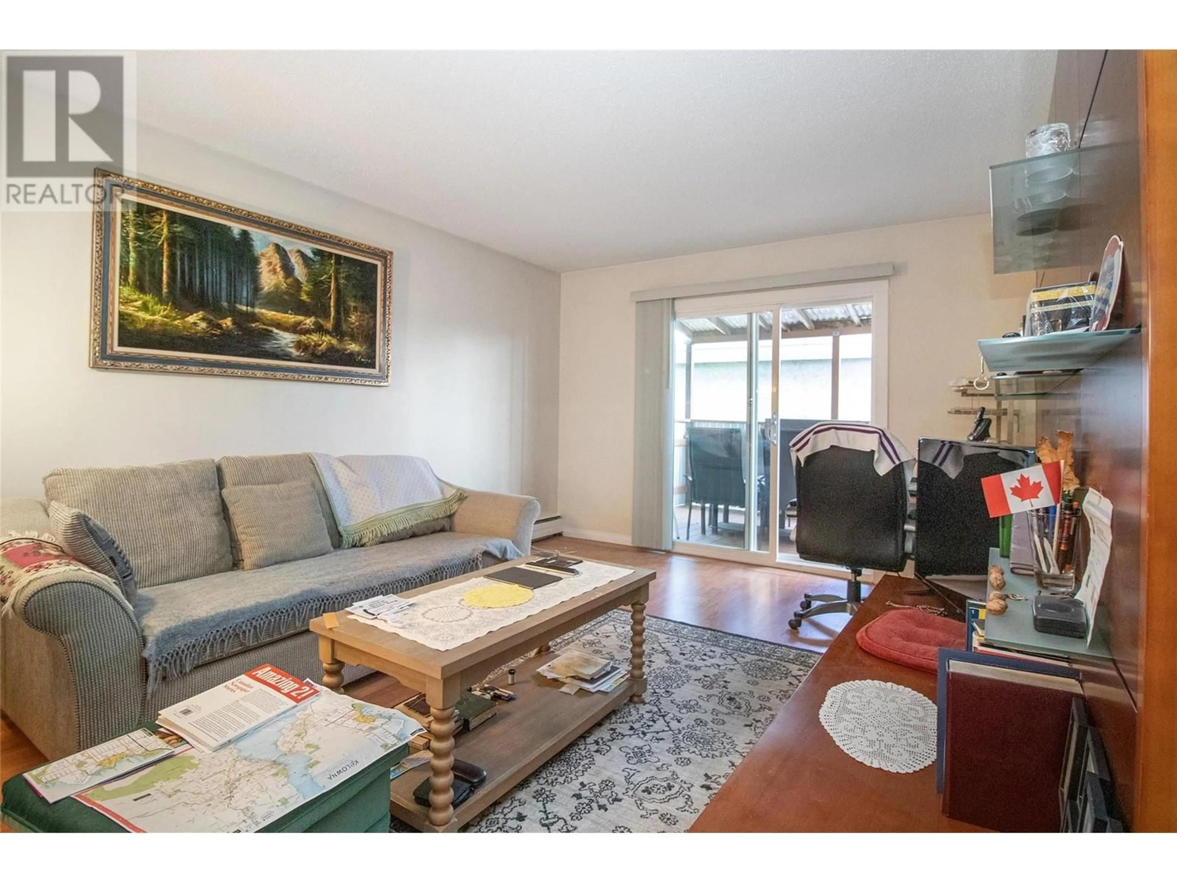 Living room with furniture, unknown for 103 - 150 SCARBORO ROAD, Kelowna British Columbia V1X1M2