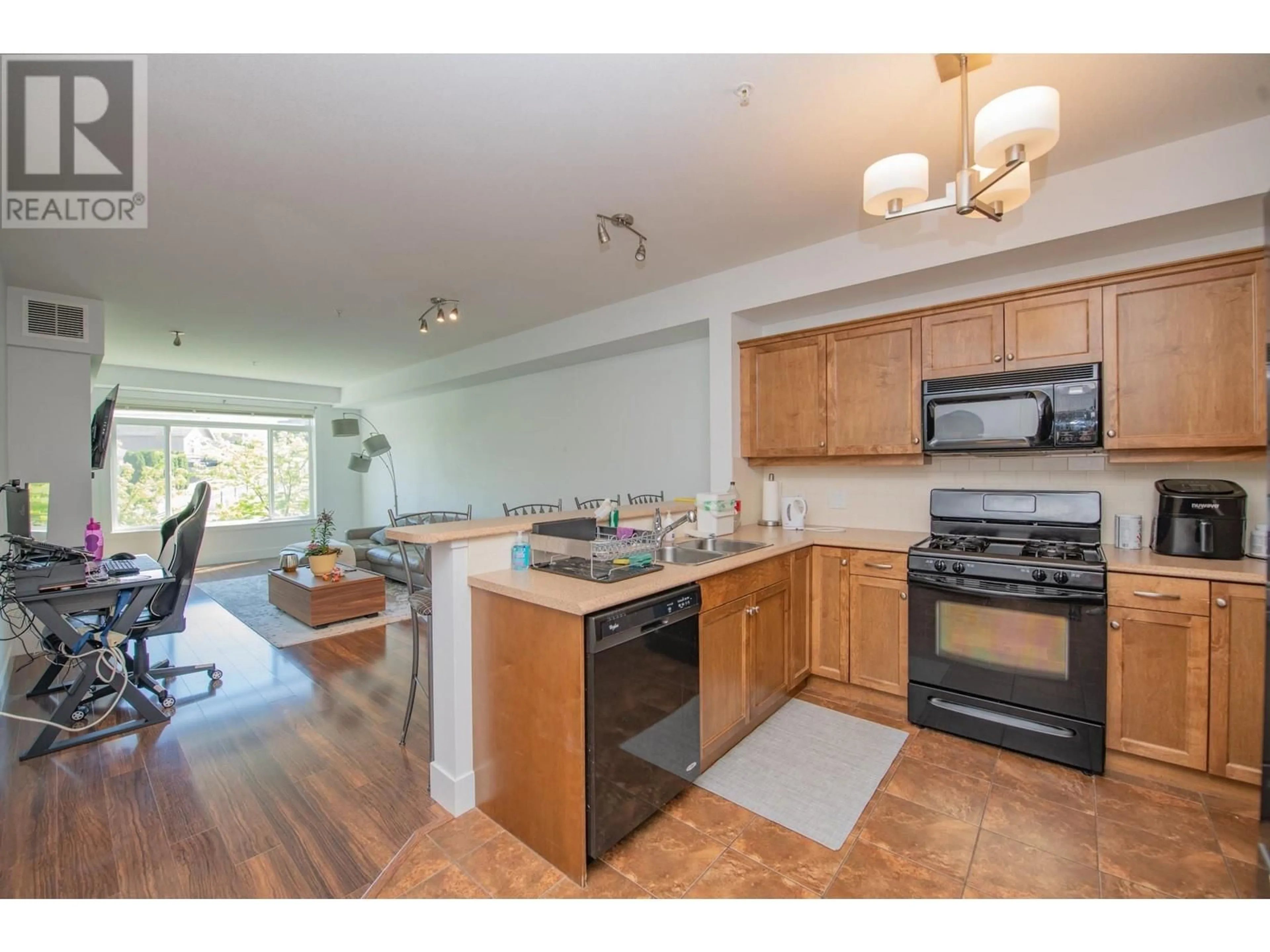 Open concept kitchen, unknown for 305 - 2532 SHORELINE DRIVE, Lake Country British Columbia V4V2R6