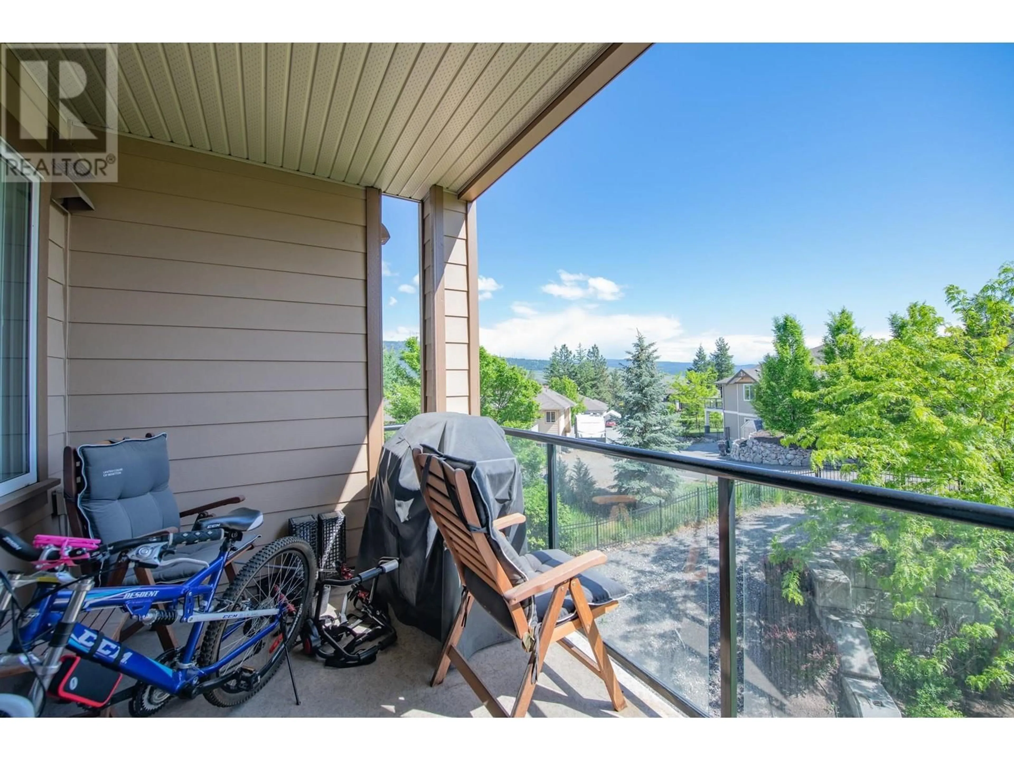 Balcony in the apartment, water/lake/river/ocean view for 305 - 2532 SHORELINE DRIVE, Lake Country British Columbia V4V2R6