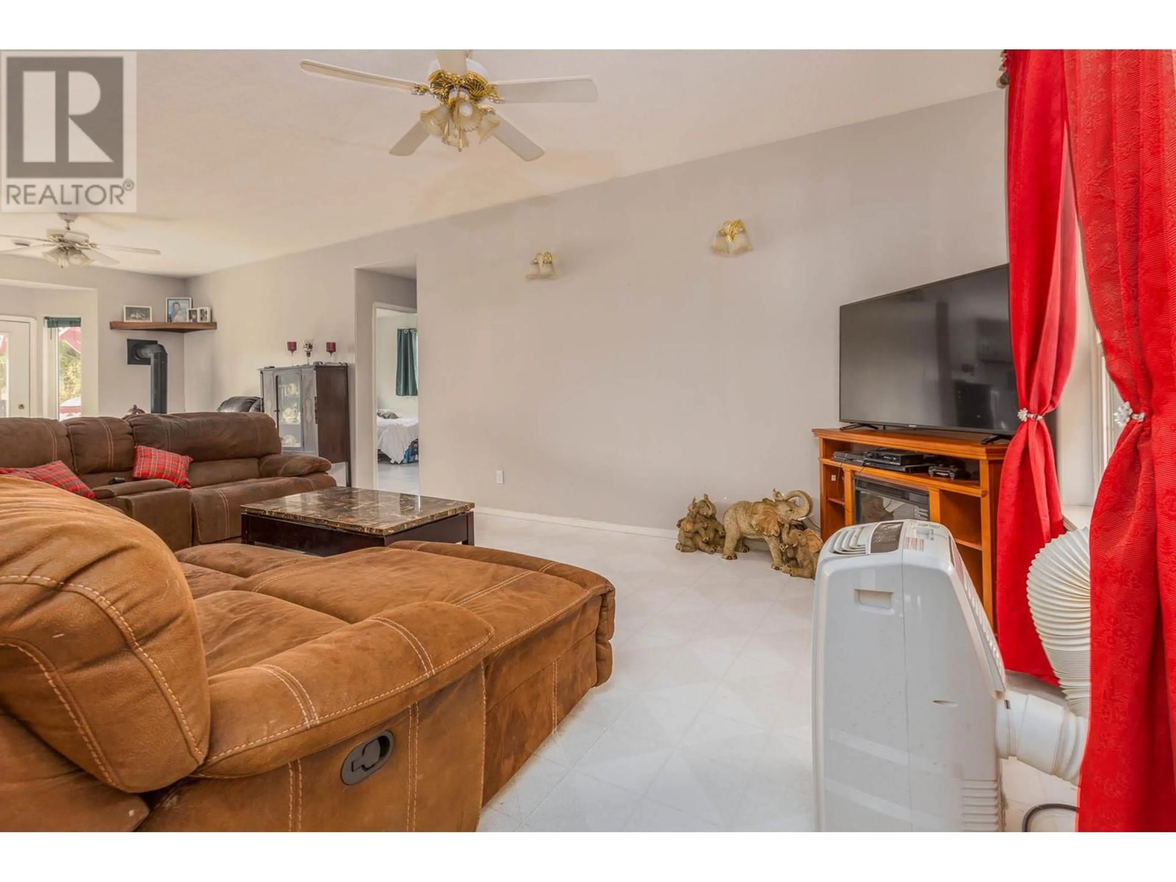 Living room with furniture, unknown for 3695 MALAKWA LOOP ROAD, Malakwa British Columbia V0E2J0