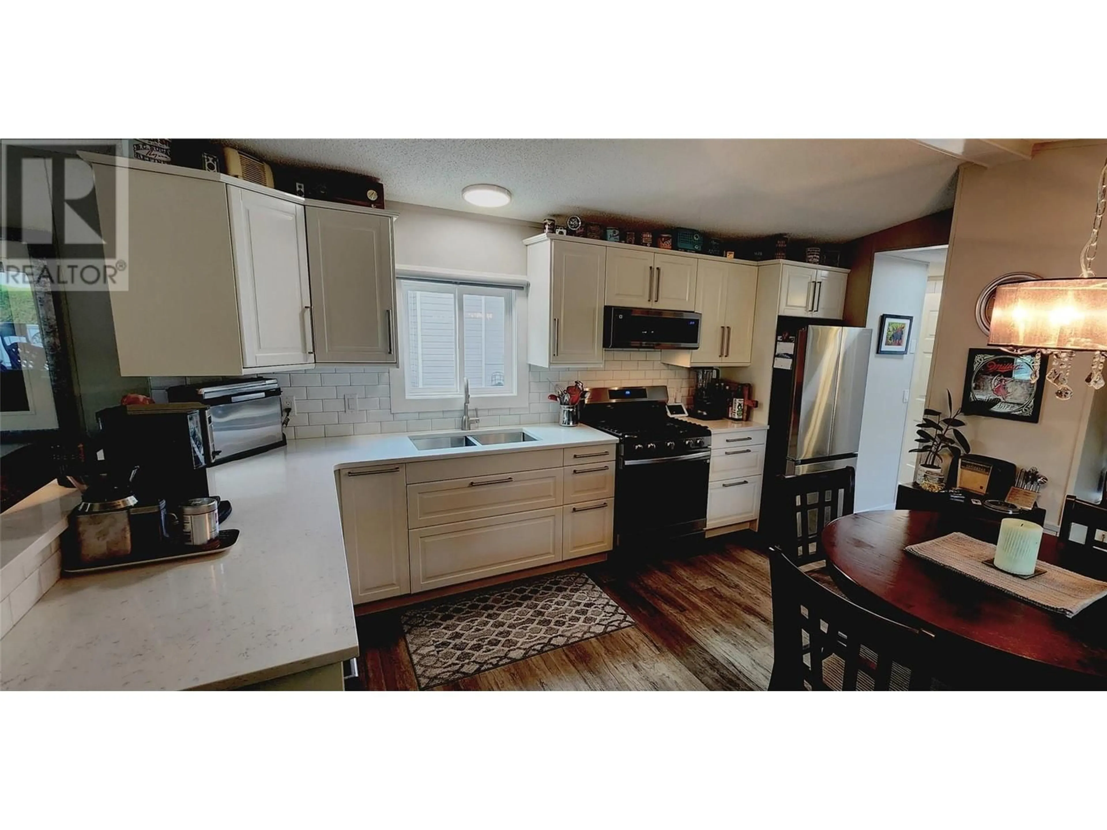 Standard kitchen, wood/laminate floor for 715 10TH AVENUE, Keremeos British Columbia V0X1N3