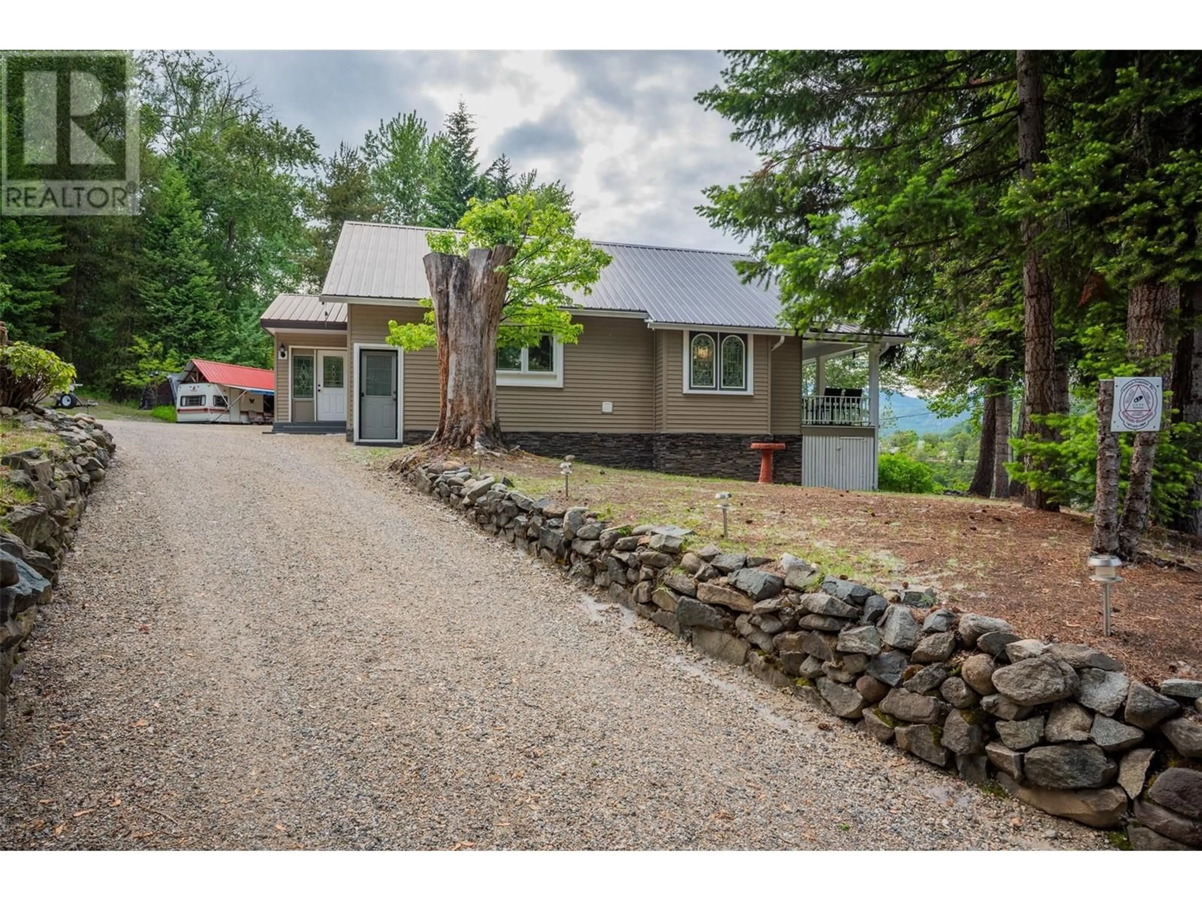 Unknown for 2060 CASINO ROAD, Trail British Columbia V1R4X3