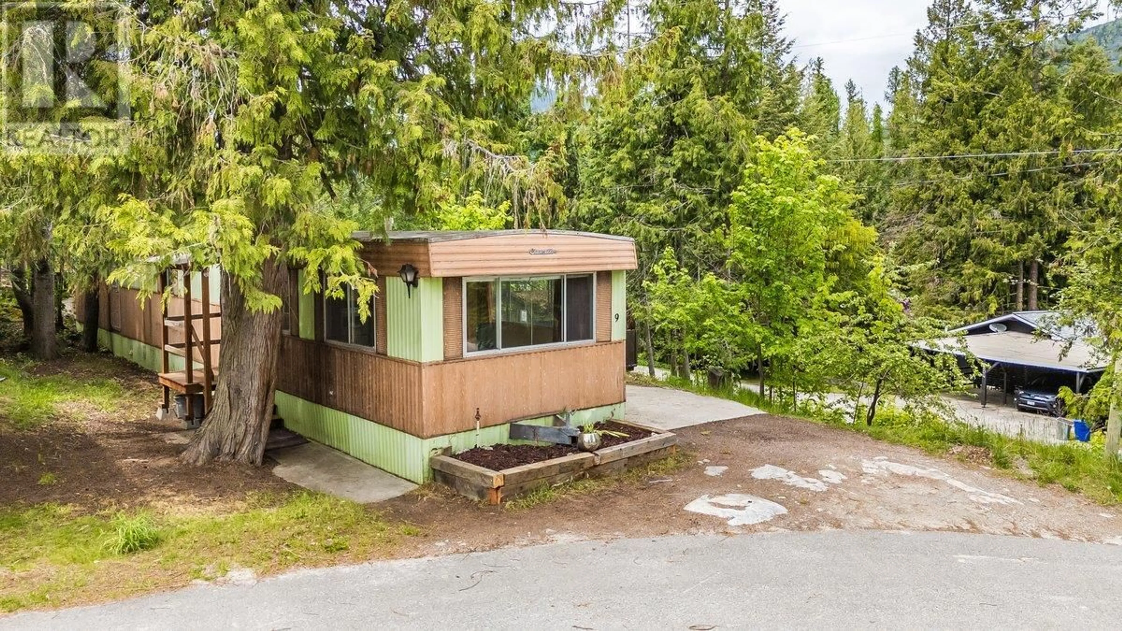 Unknown for 9 - 900 WEST GORE STREET, Nelson British Columbia V1L6Z6