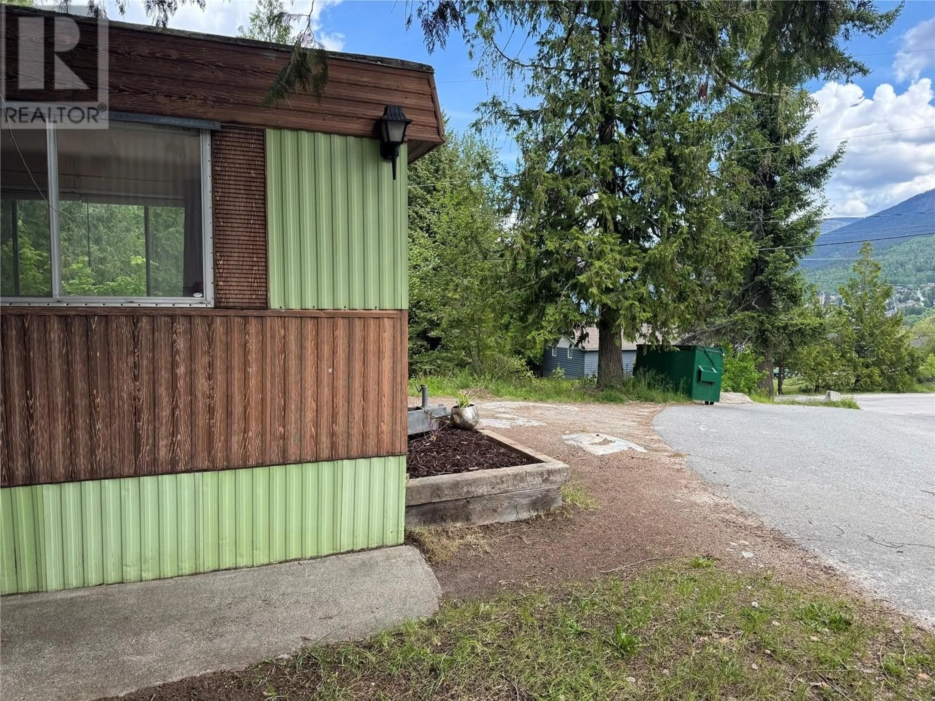 Shed for 9 - 900 WEST GORE STREET, Nelson British Columbia V1L6Z6
