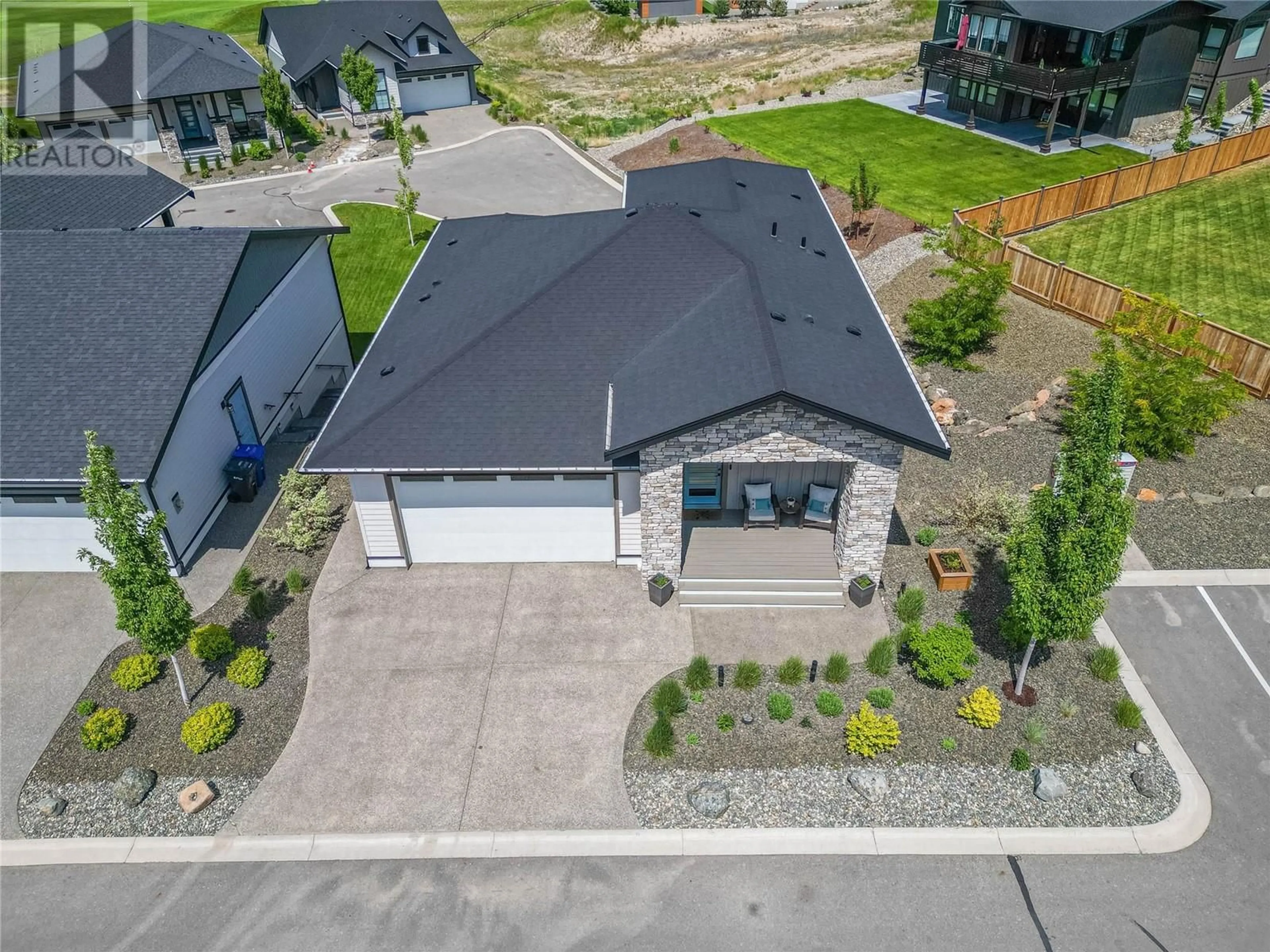 A pic from outside/outdoor area/front of a property/back of a property/a pic from drone, street for 21 - 260 RUE CHEVAL NOIR OTHER, Kamloops British Columbia V1S0G1