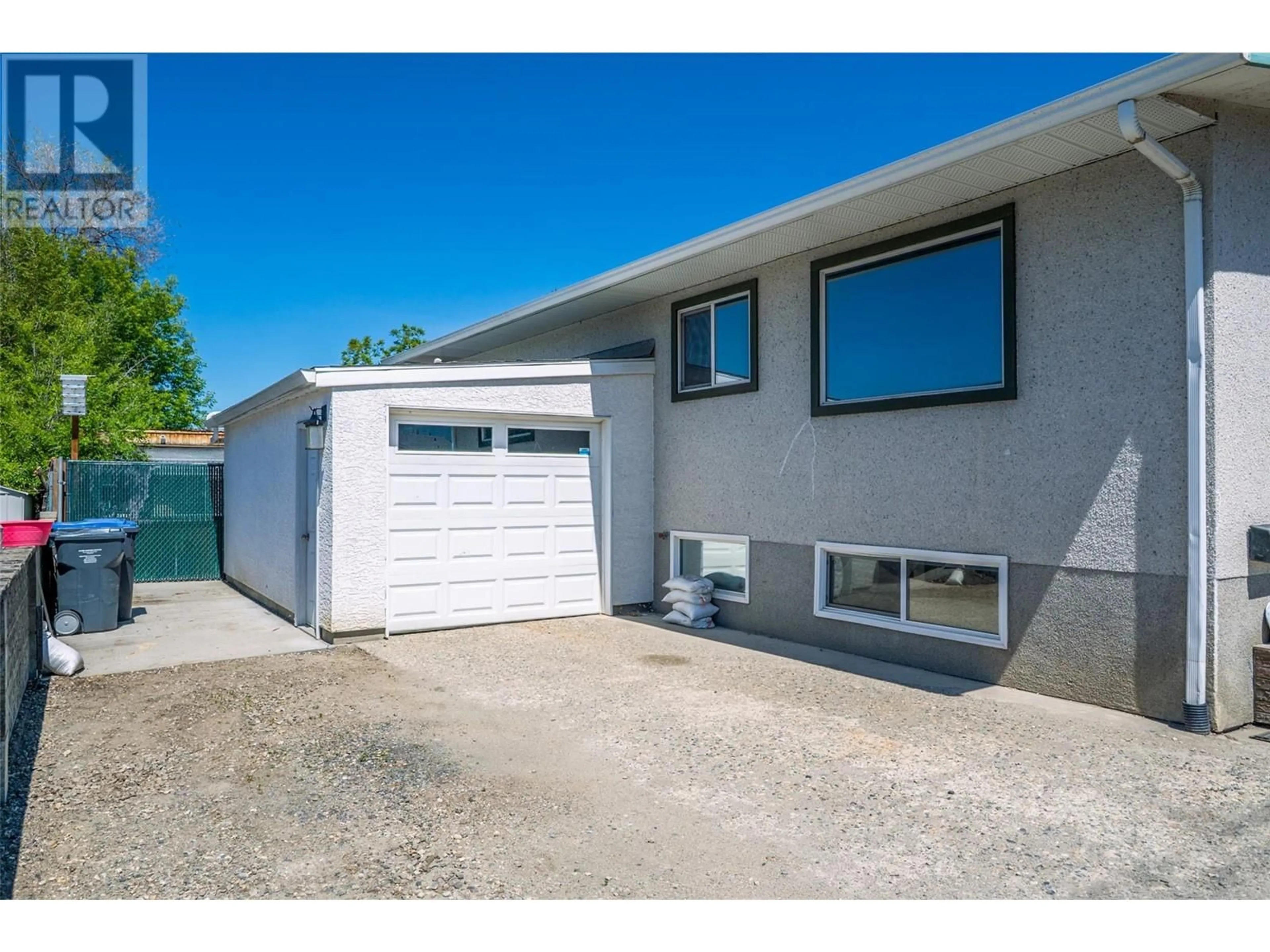 Unknown for 2946 SPRINGFIELD ROAD, Kelowna British Columbia V1X4N7