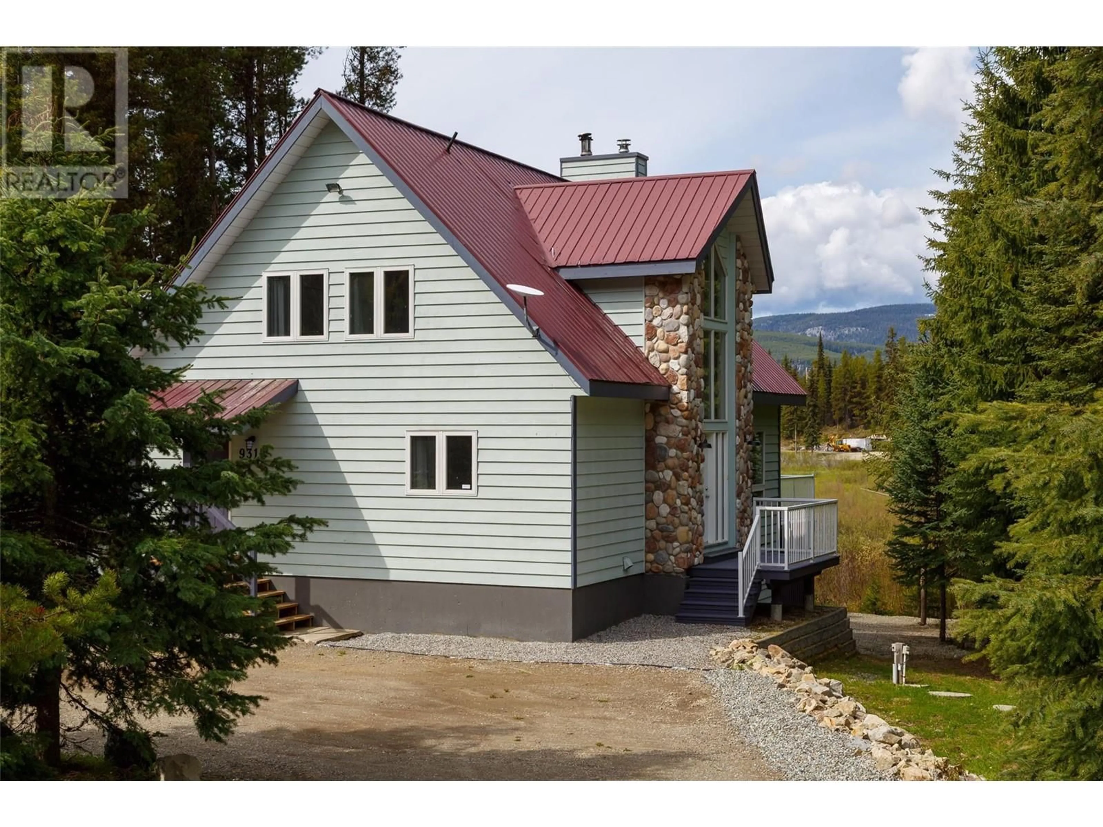 Home with vinyl exterior material, mountain view for 9315 PARADISE ROAD, Kelowna British Columbia V1P1K4