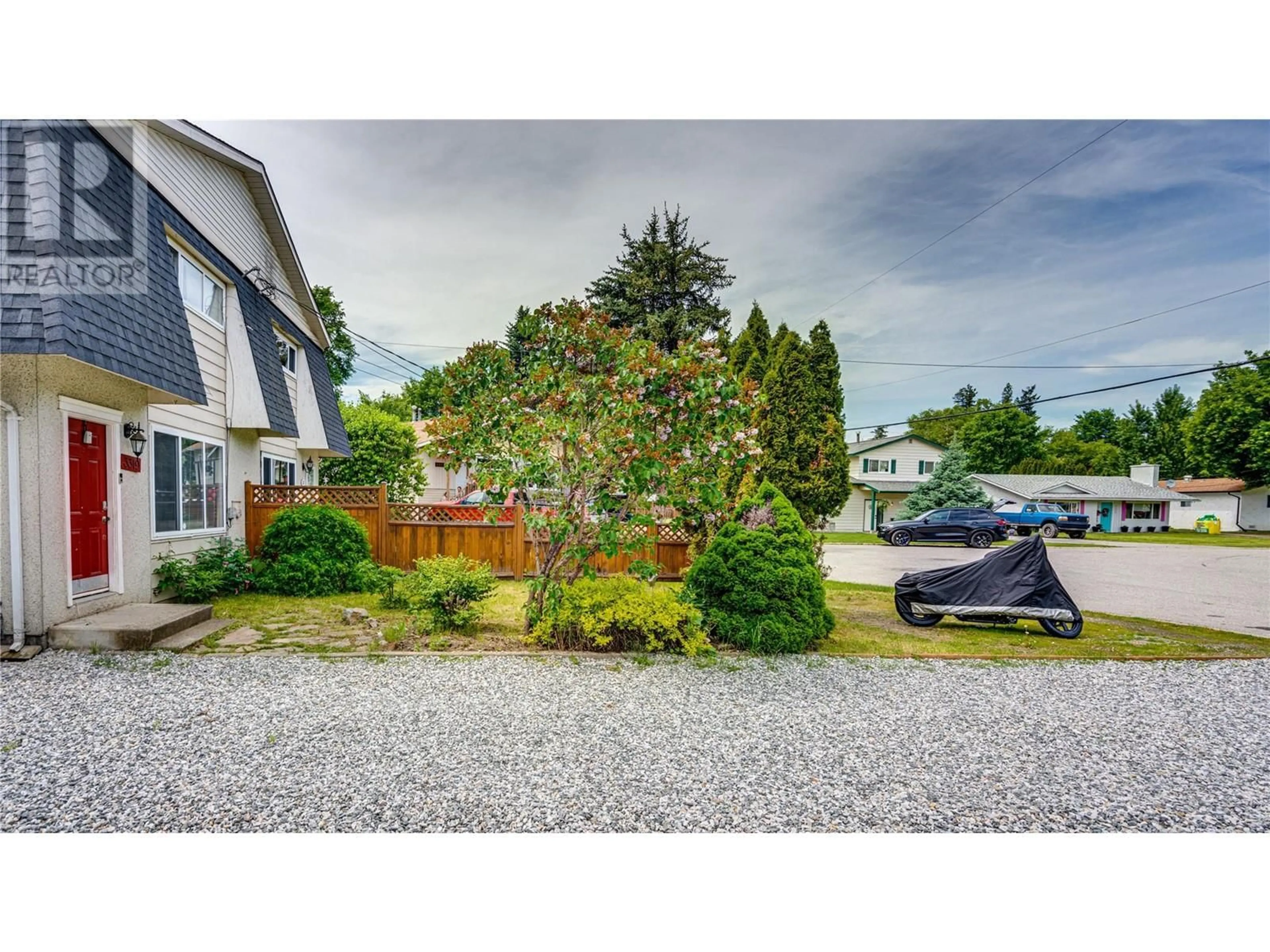 A pic from outside/outdoor area/front of a property/back of a property/a pic from drone, street for 3319 BELAIRE DRIVE, Armstrong British Columbia V4Y0K1