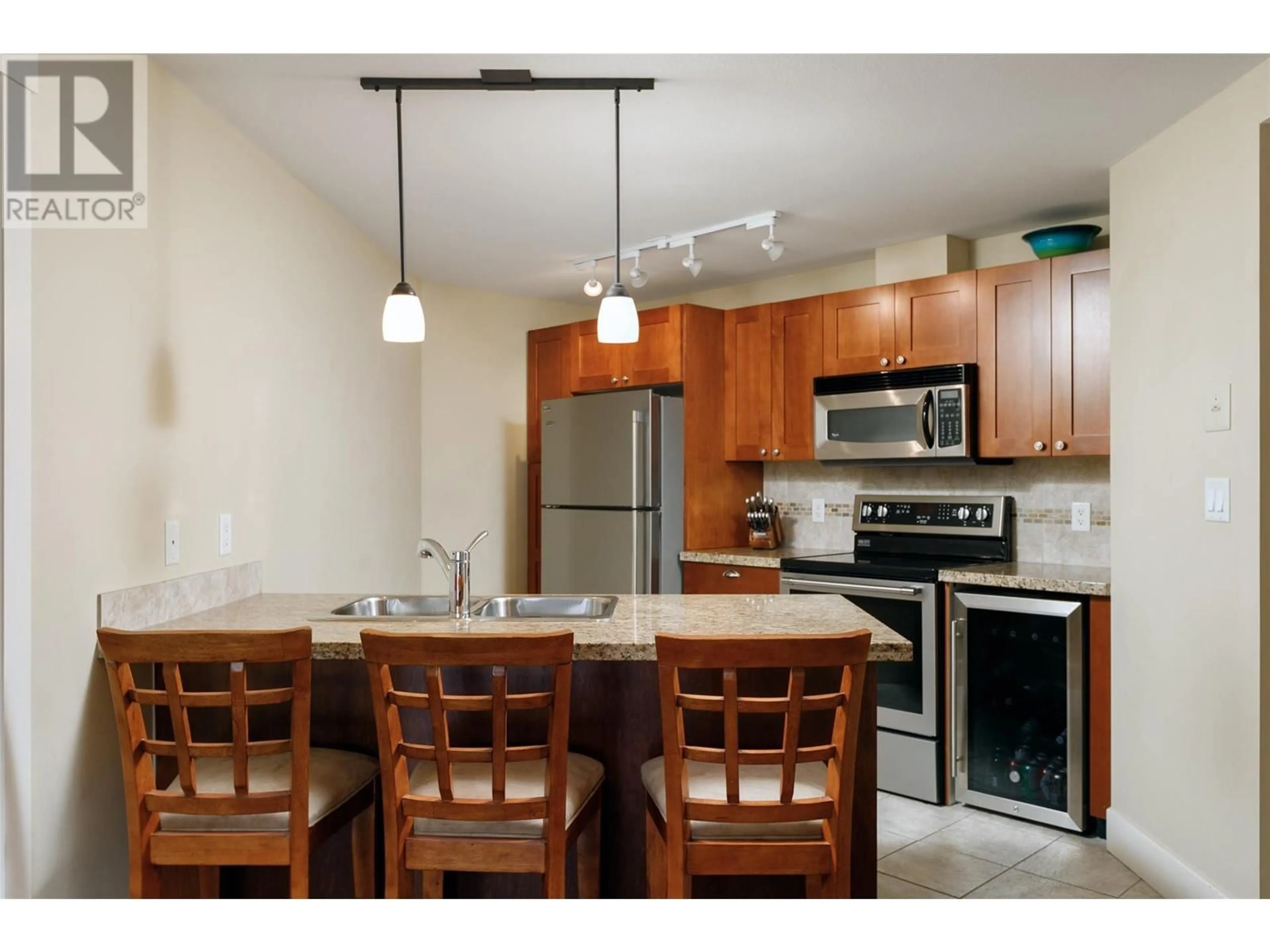Standard kitchen, unknown for 313 - 4205 GELLATLY ROAD, West Kelowna British Columbia V4T2K2