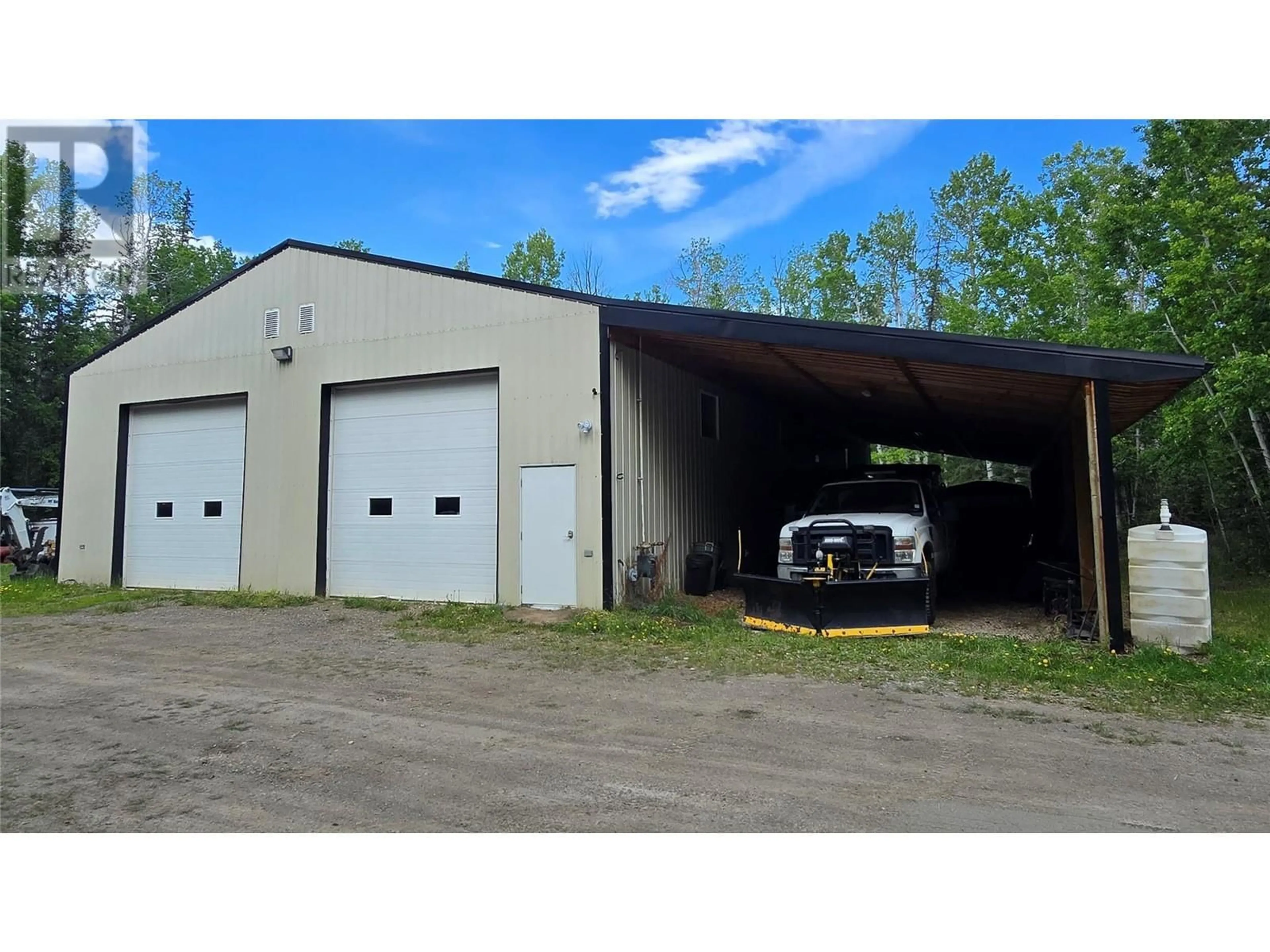 Indoor garage for 10833 MERRICK ROAD, Dawson Creek British Columbia V1G4H8