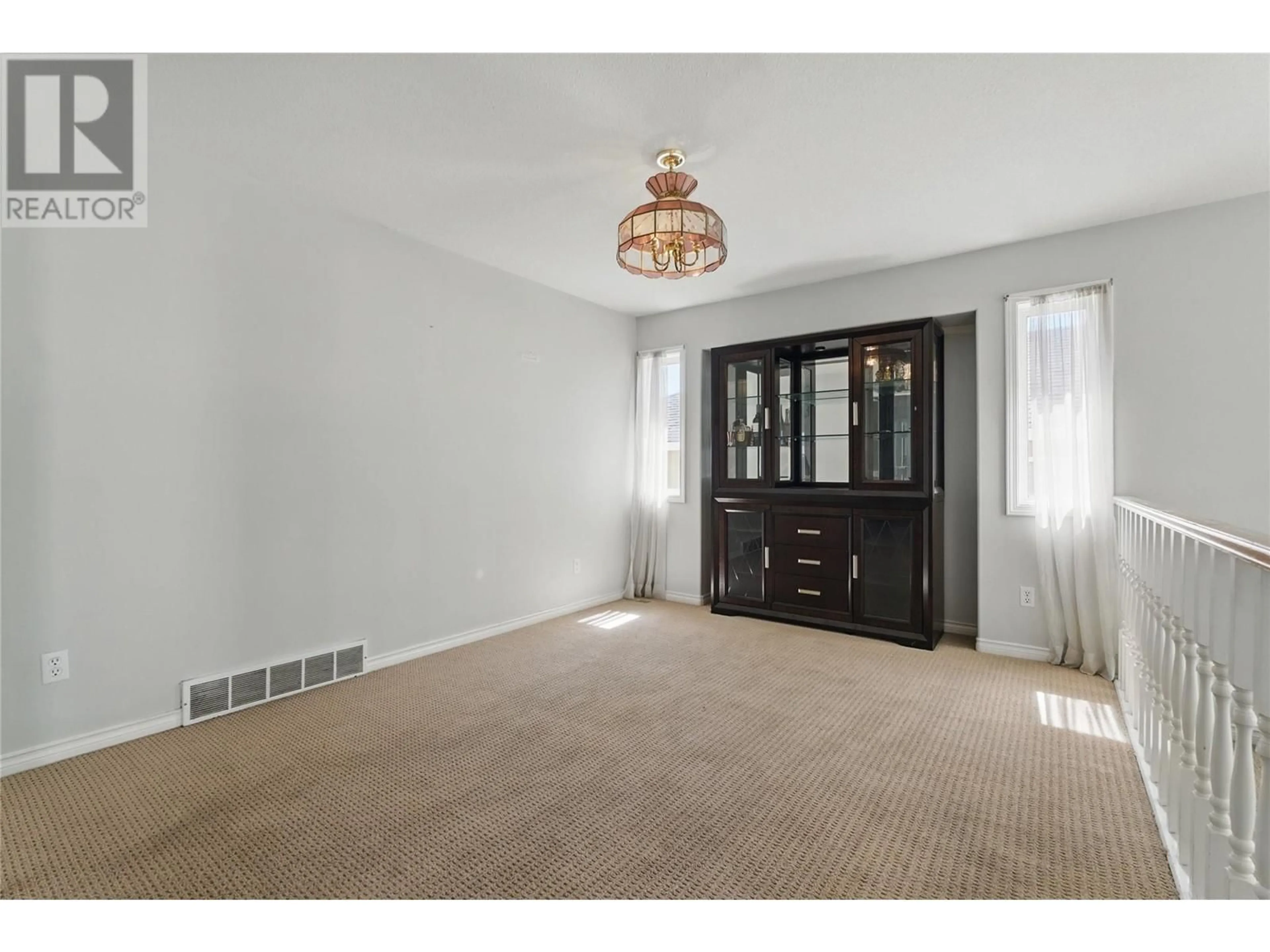 A pic of a room for 467 GLEN PINE COURT, Kelowna British Columbia V1V1R3