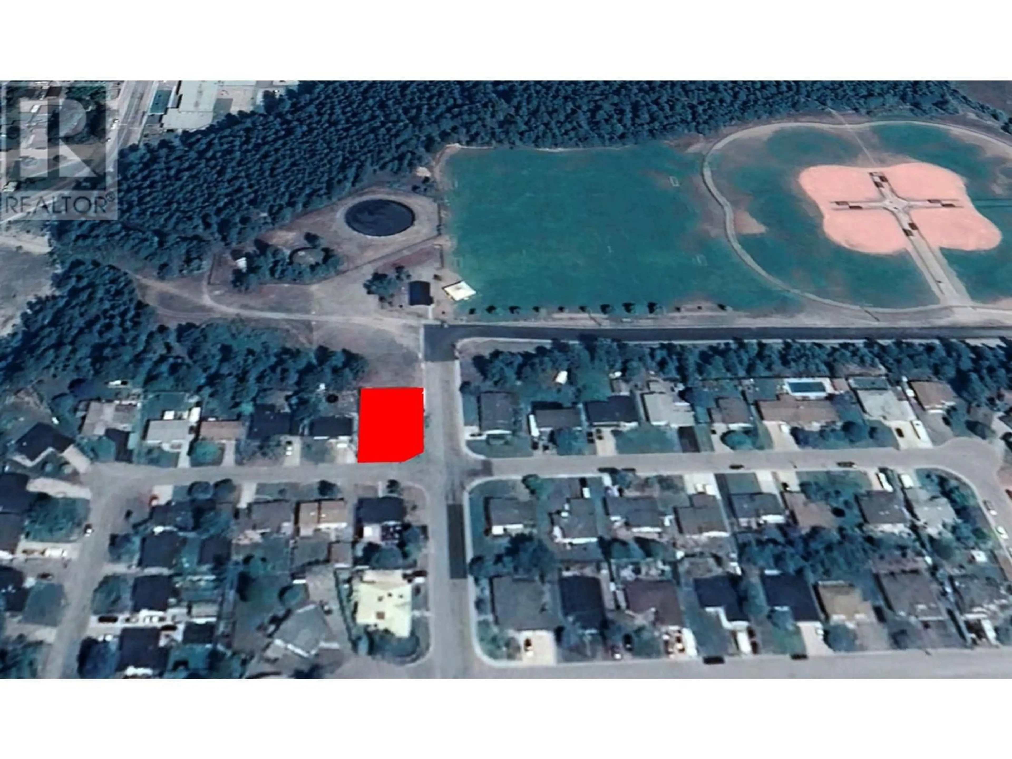 A pic from outside/outdoor area/front of a property/back of a property/a pic from drone, street for 1440 BIRCH CRESCENT, Golden British Columbia V0A1H6