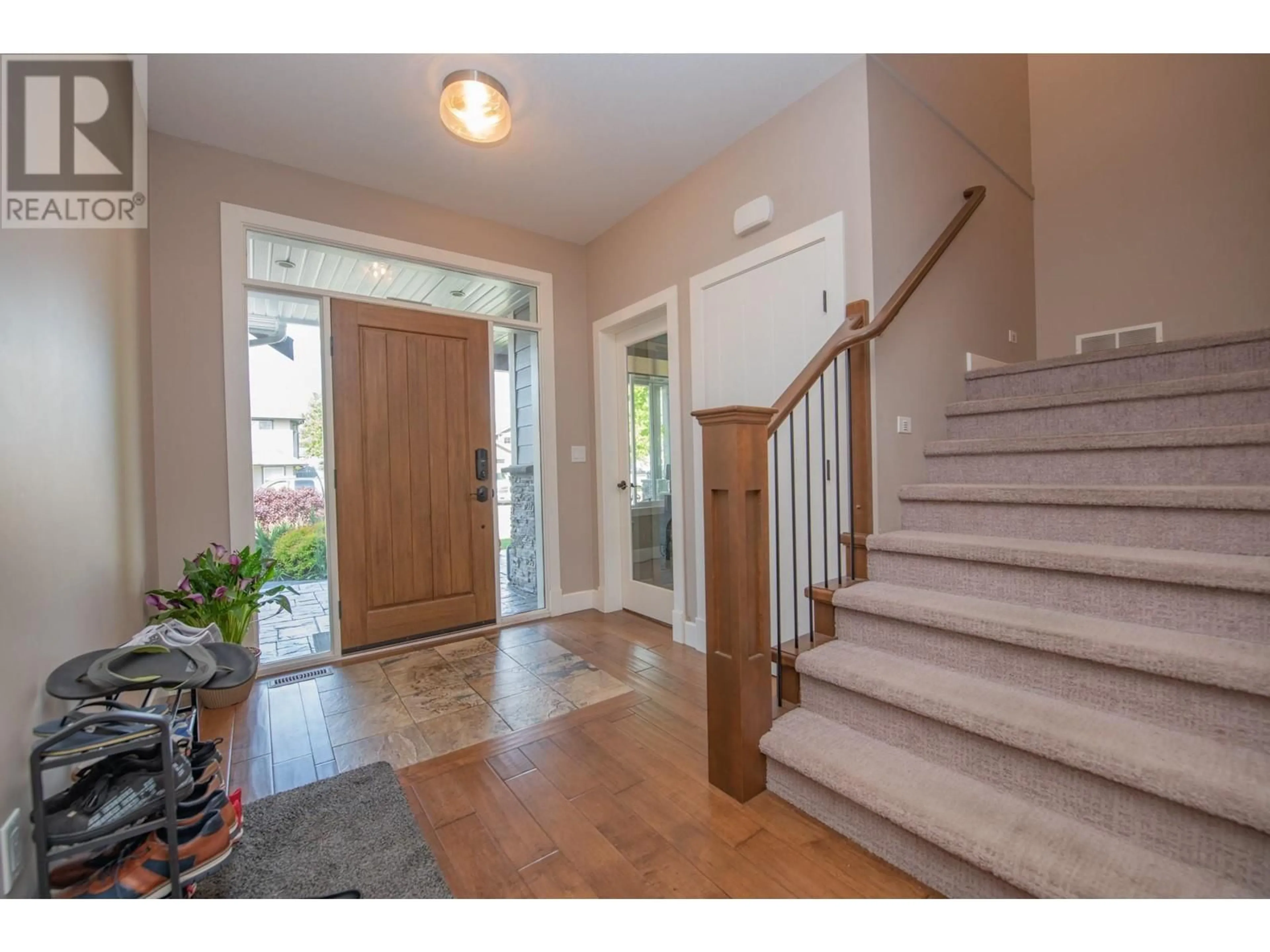 Indoor entryway for 3905 RANKINE PLACE, Armstrong British Columbia v4y0x9