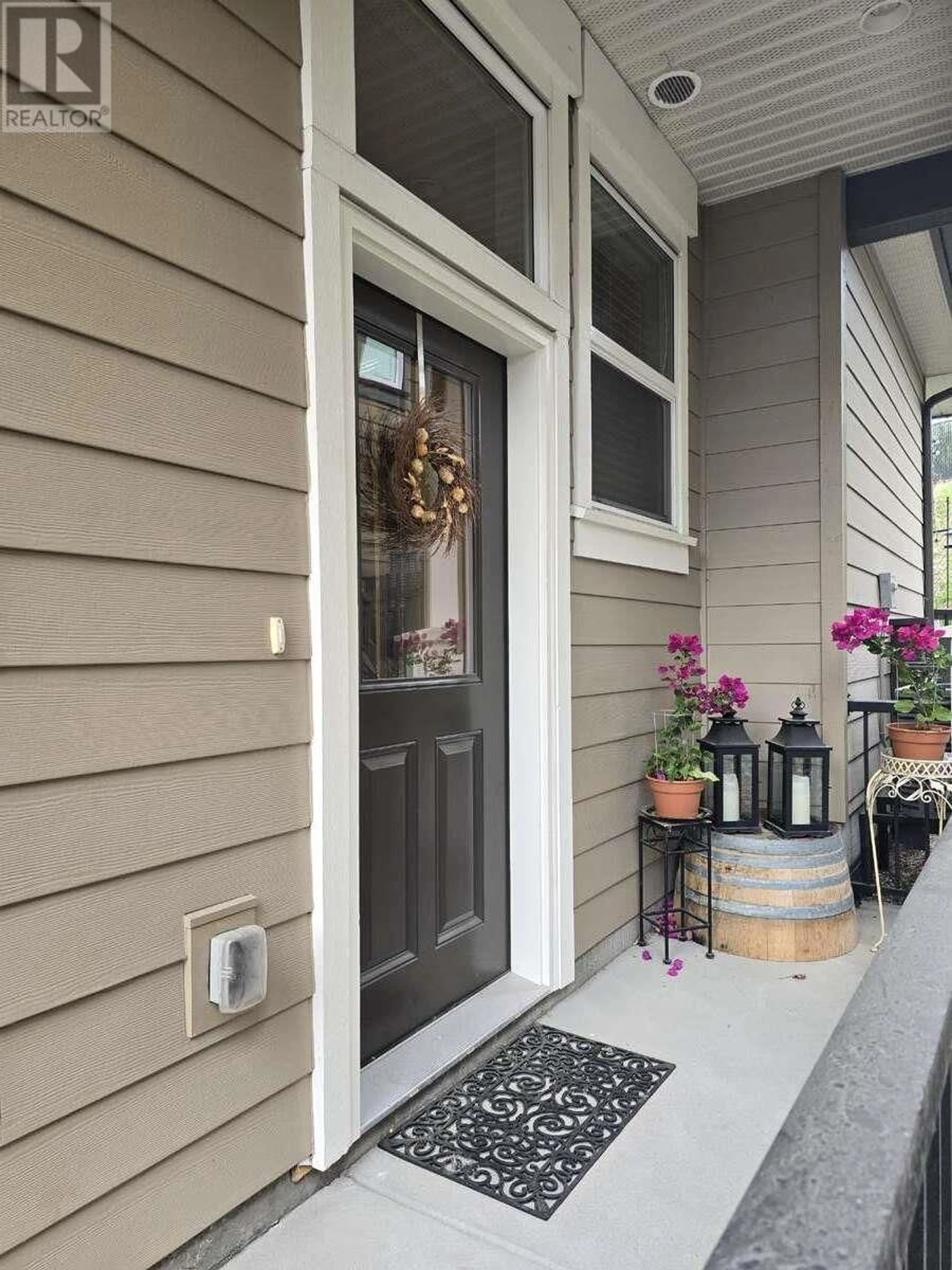 Indoor entryway for 69 - 12850 STILLWATER COURT, Lake Country British Columbia V4V2S9