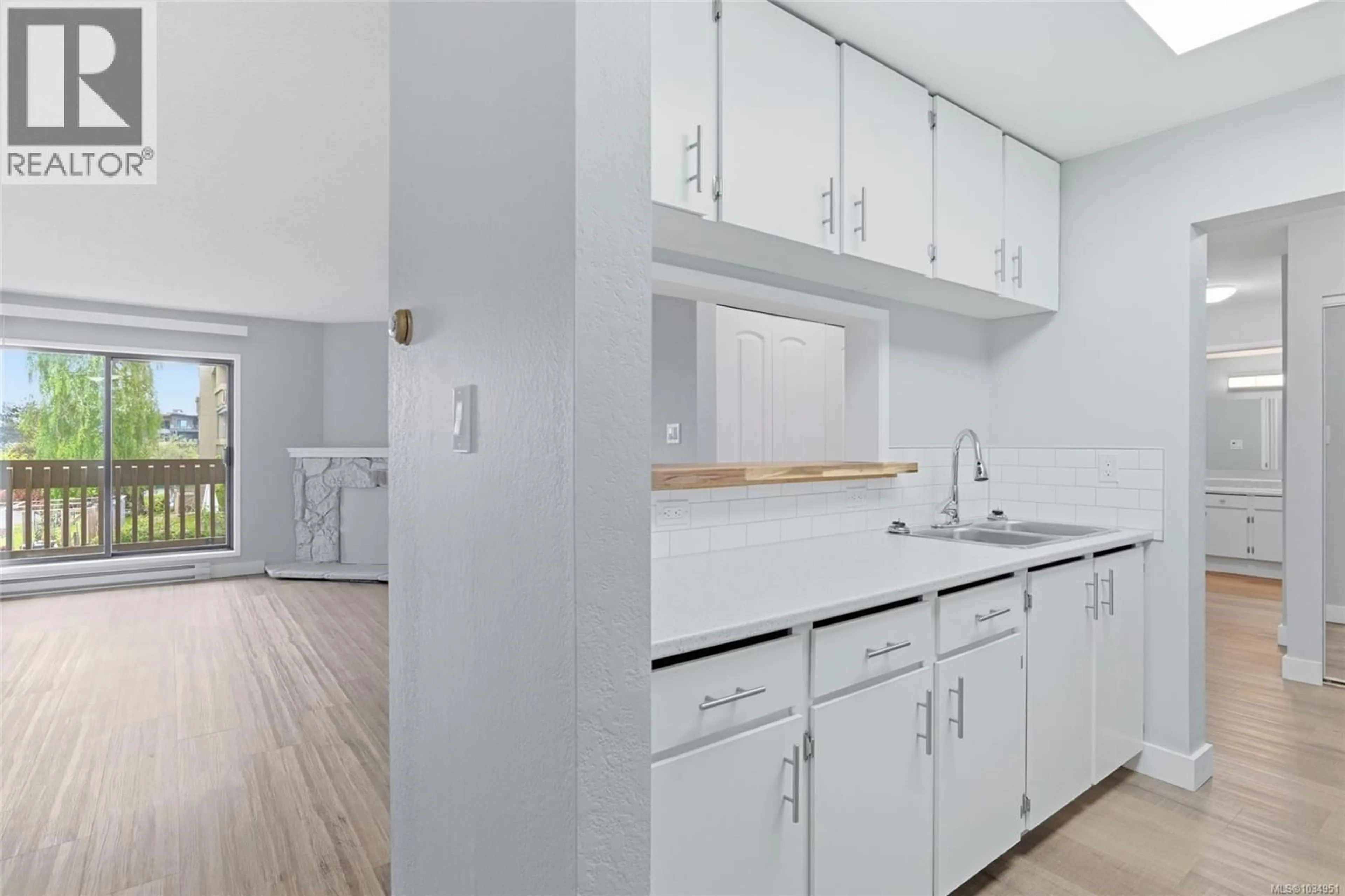 Standard kitchen, unknown for 208 - 363 MORISON AVENUE, Parksville British Columbia V9P1P4