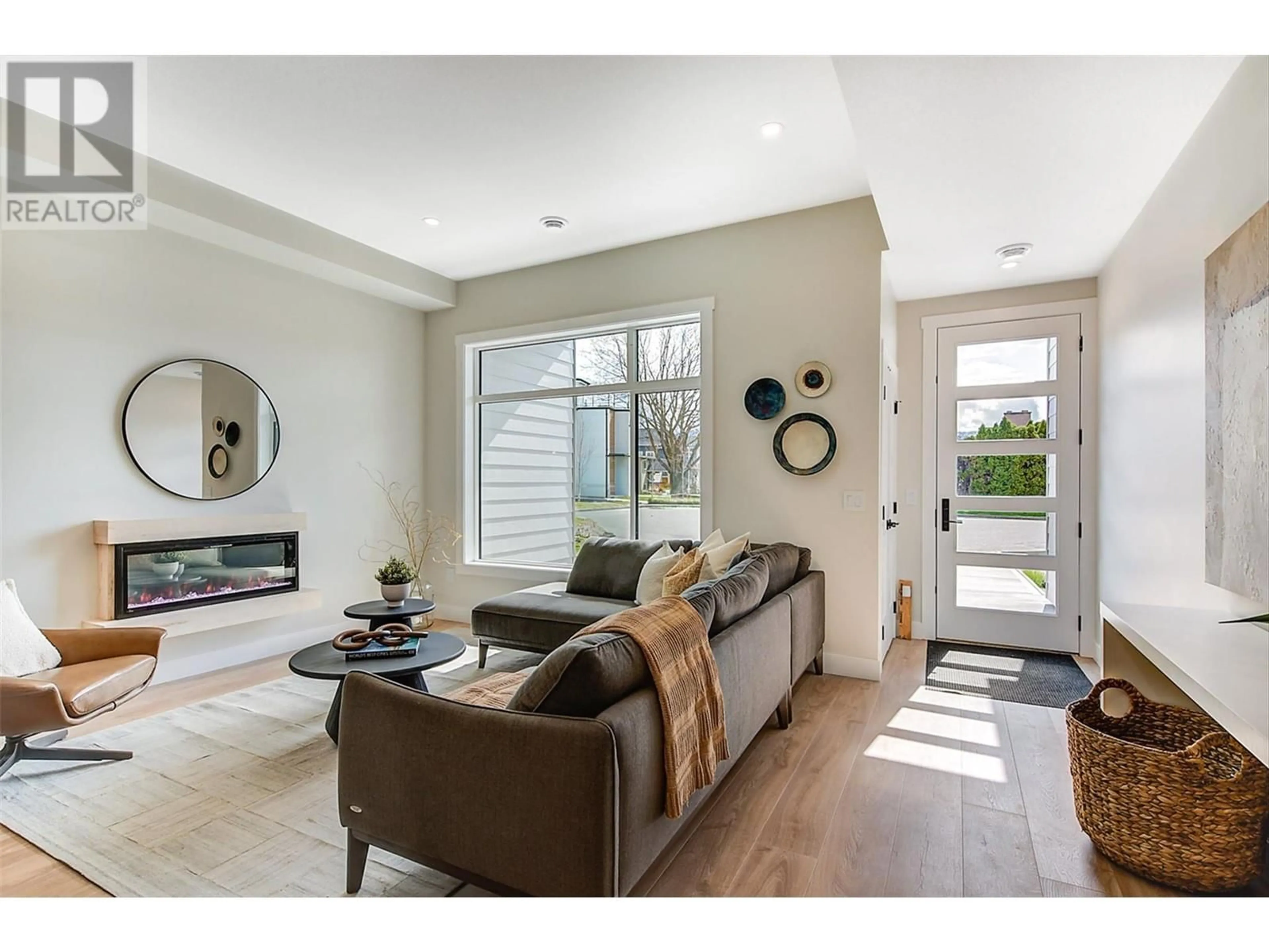Living room with furniture, unknown for 4 - 732 COOPLAND CRESCENT, Kelowna British Columbia V1Y2V1