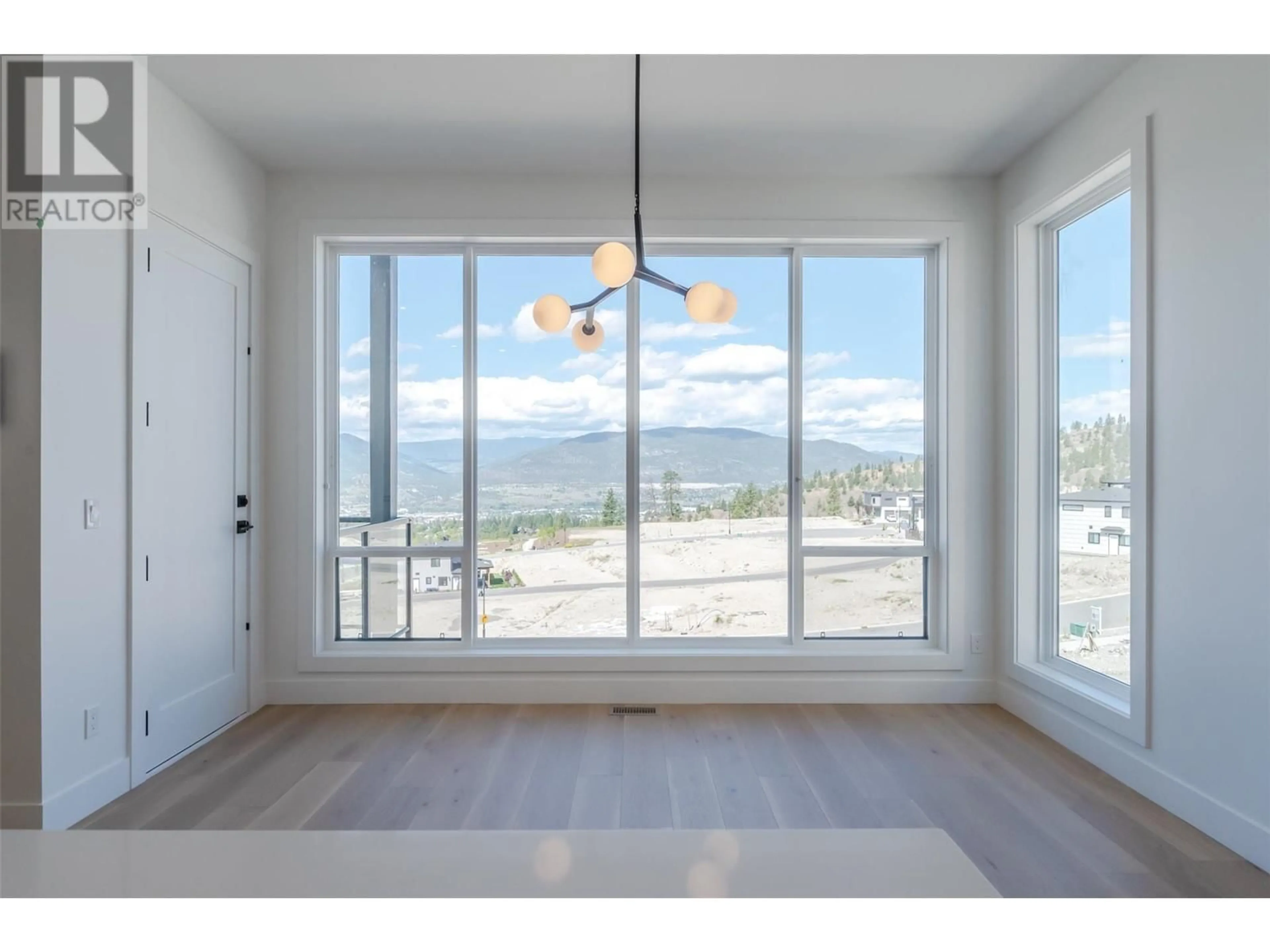 Indoor entryway for 1163 ELK STREET, Penticton British Columbia V2A0C9